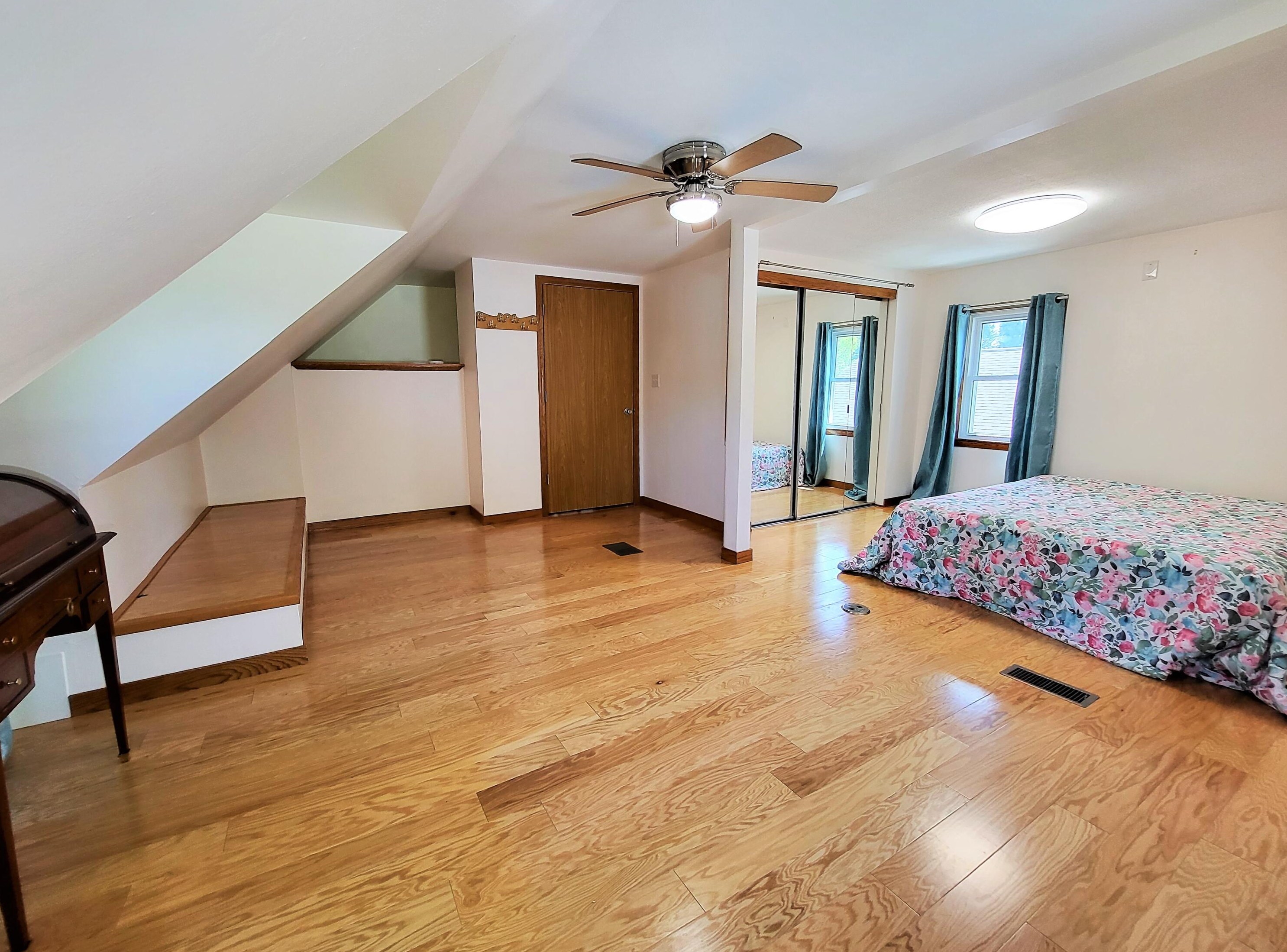 1703 Menomonee Ave, South Milwaukee WI  53172-2941 exterior