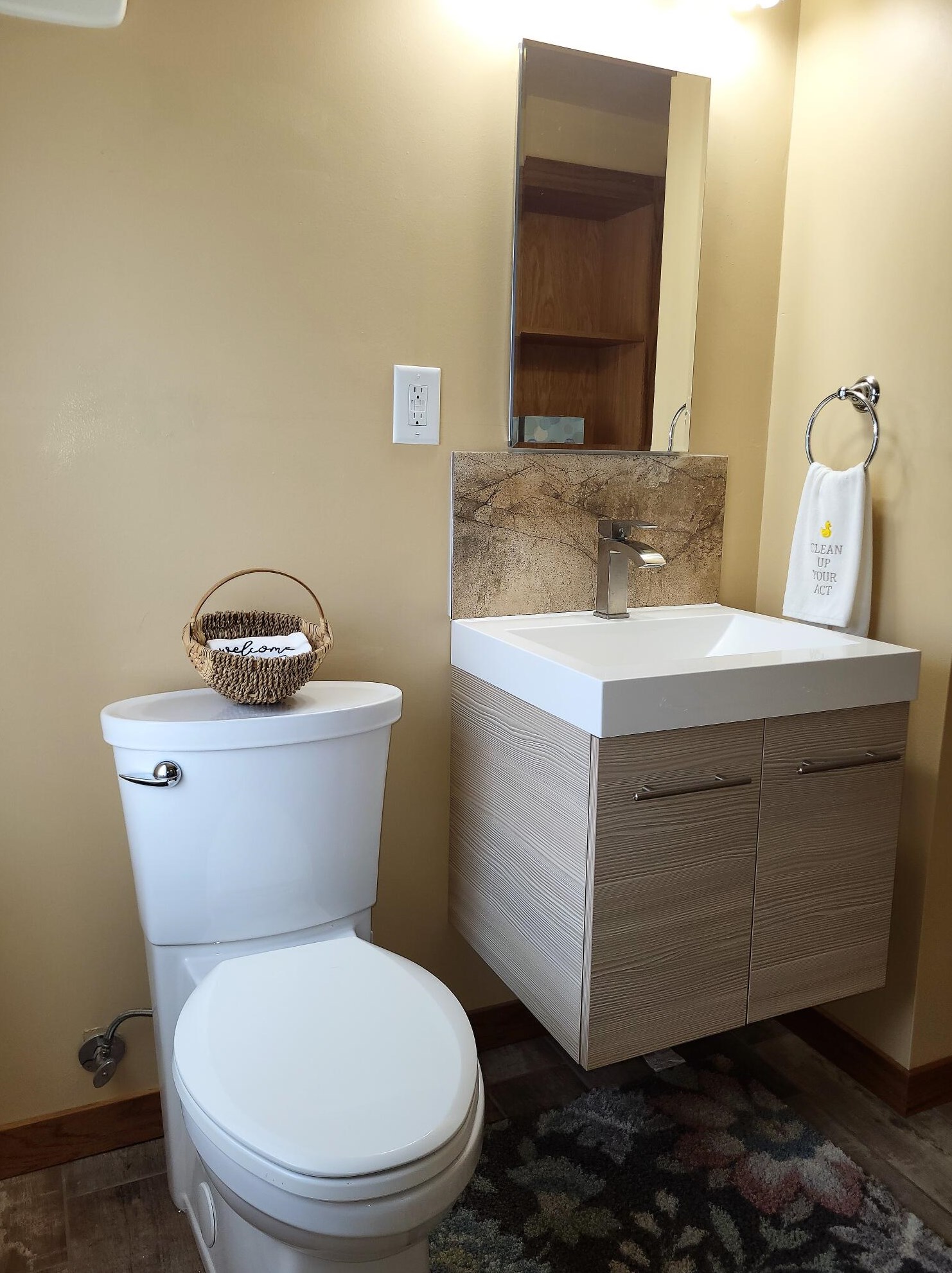 1703 Menomonee Ave, South Milwaukee WI  53172-2941 exterior