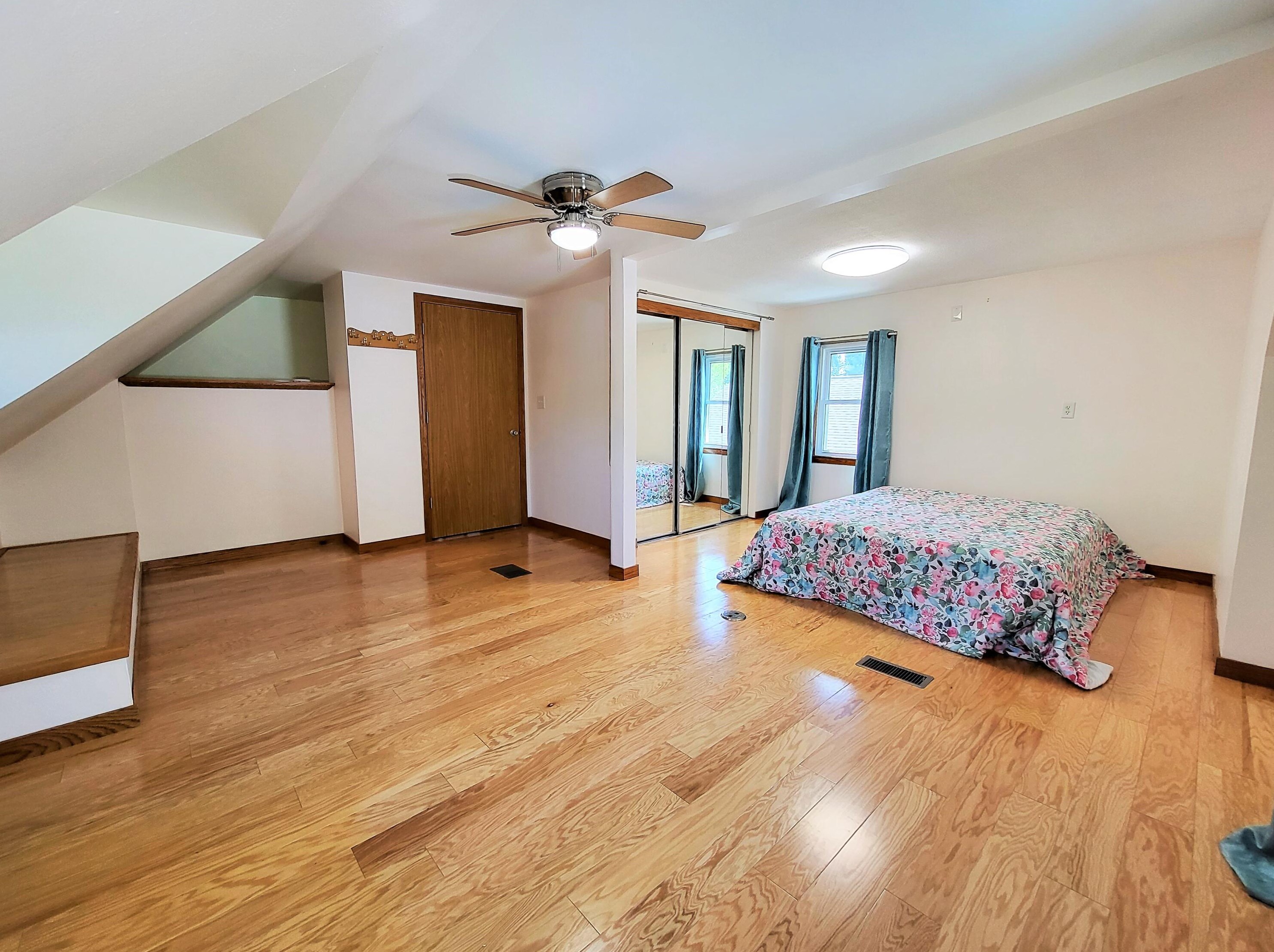 1703 Menomonee Ave, South Milwaukee WI  53172-2941 exterior