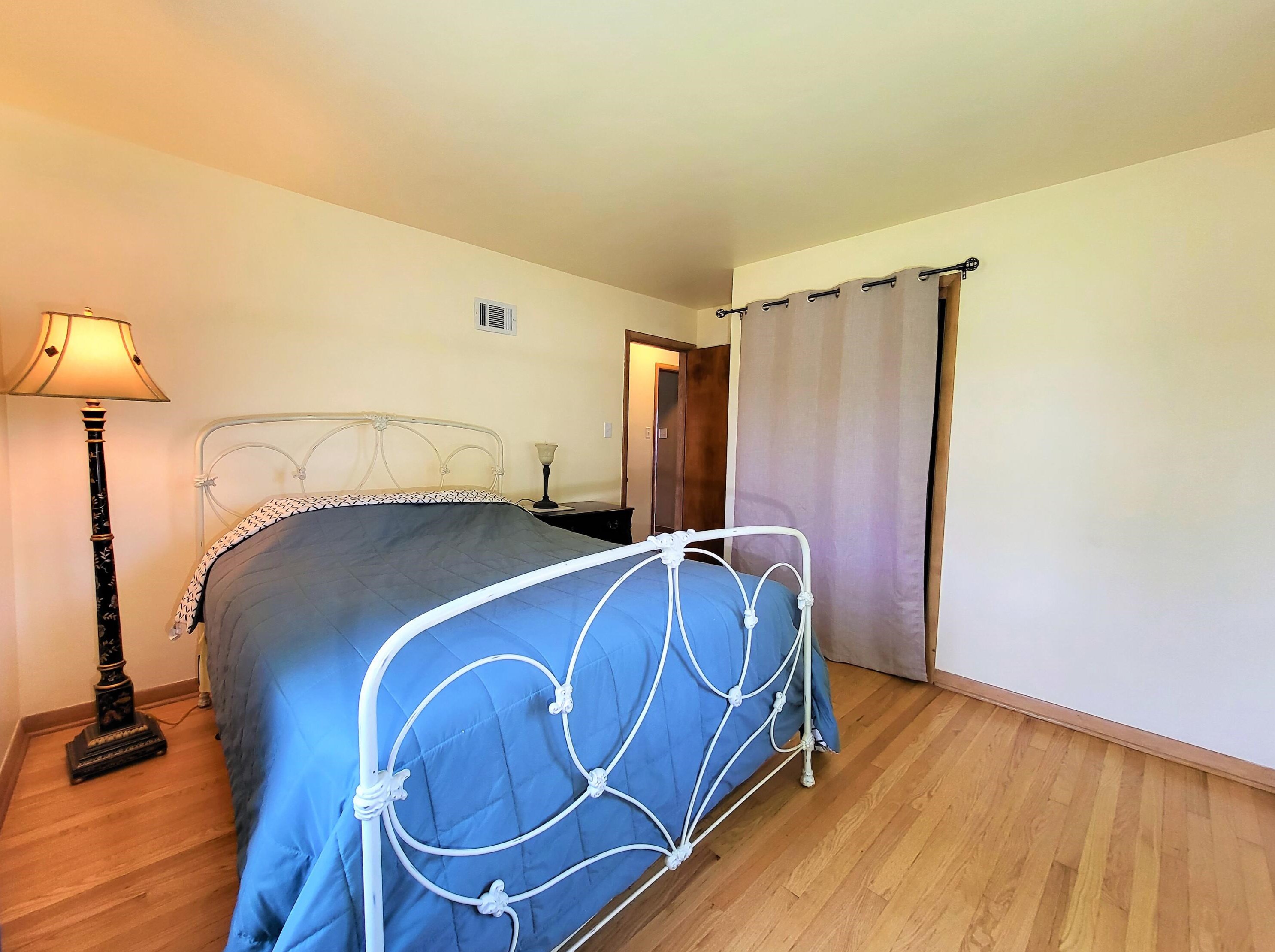 1703 Menomonee Ave, South Milwaukee WI  53172-2941 exterior