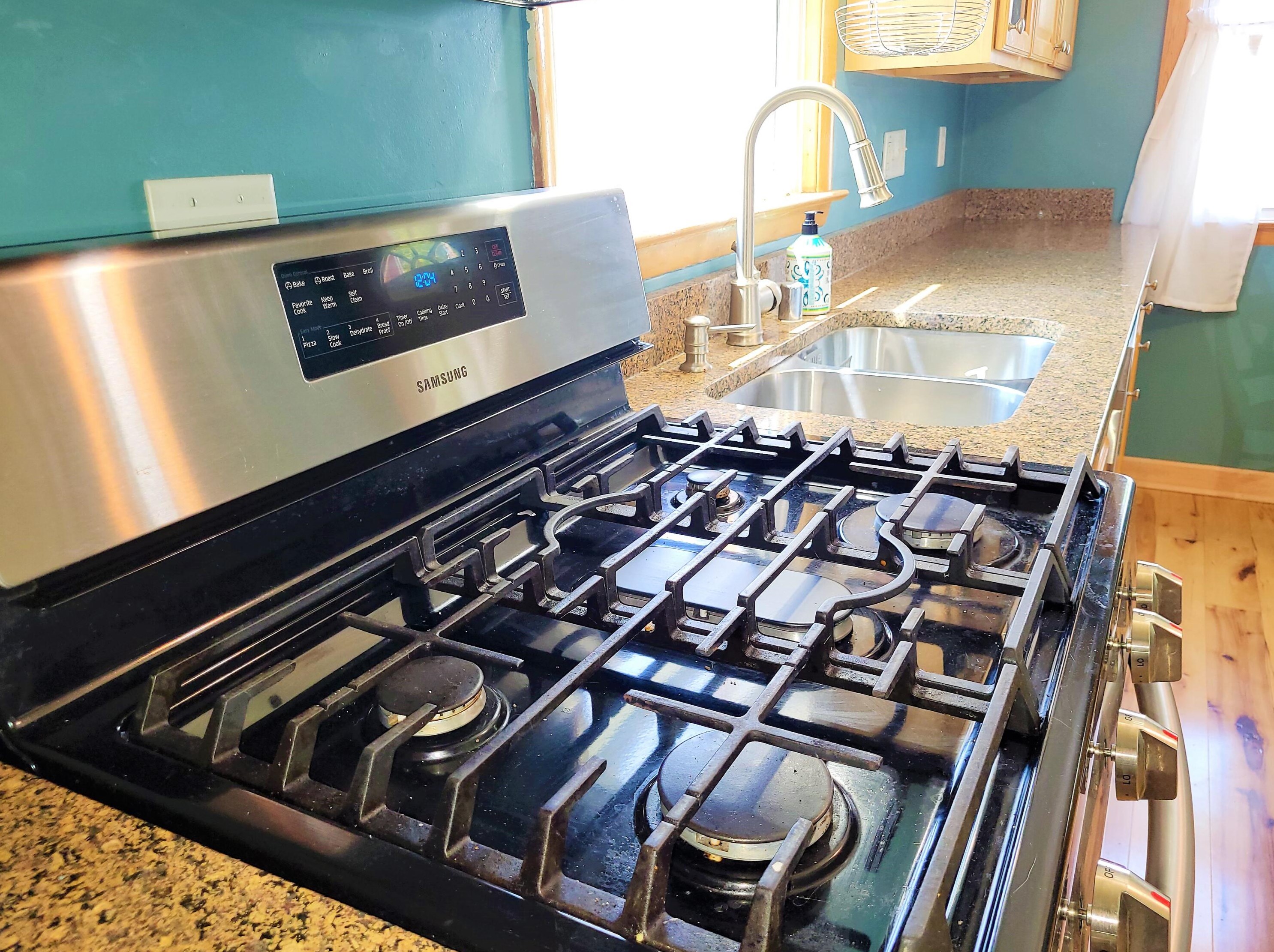 1703 Menomonee Ave, South Milwaukee WI  53172-2941 exterior