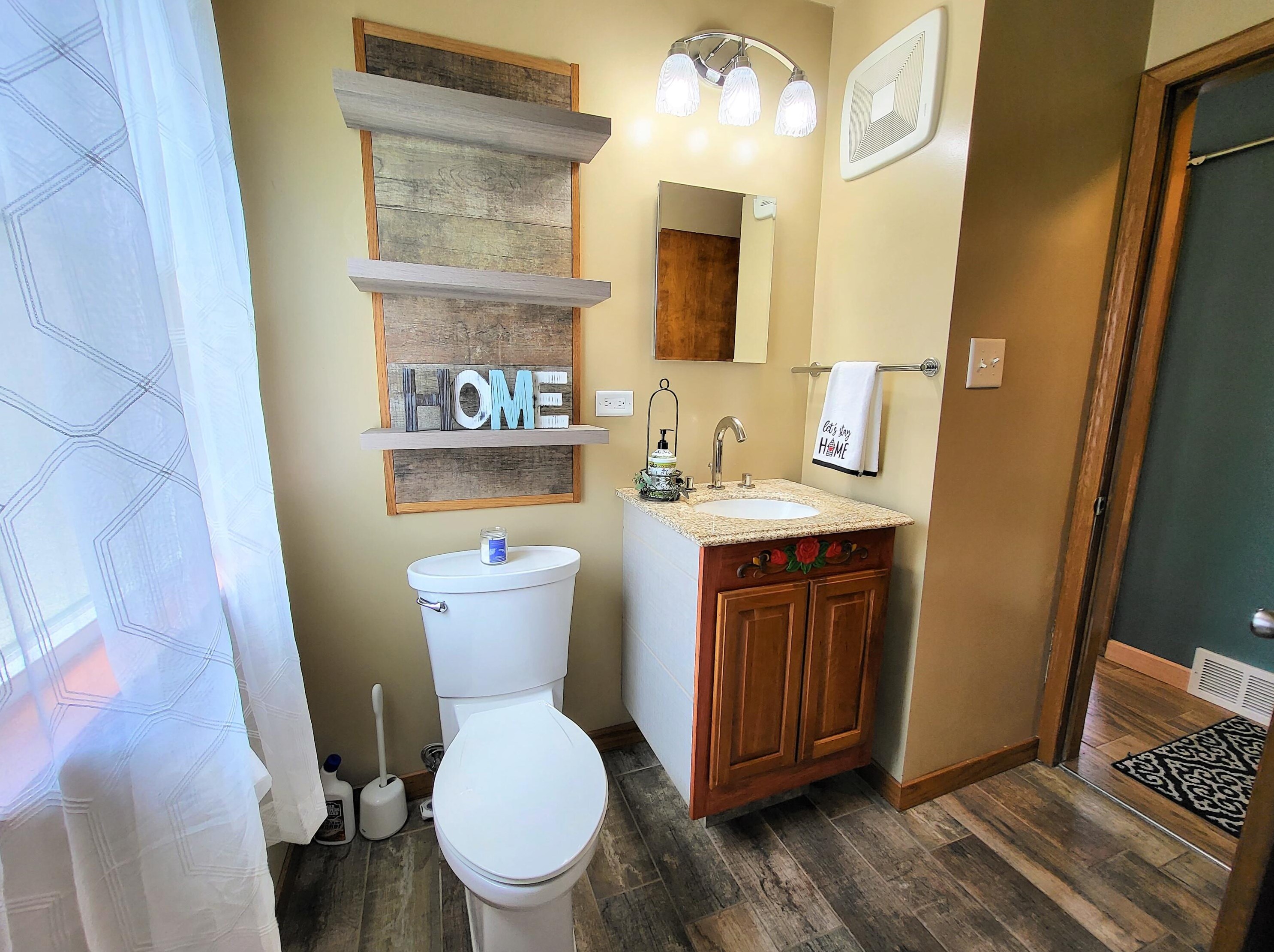 1703 Menomonee Ave, South Milwaukee WI  53172-2941 exterior