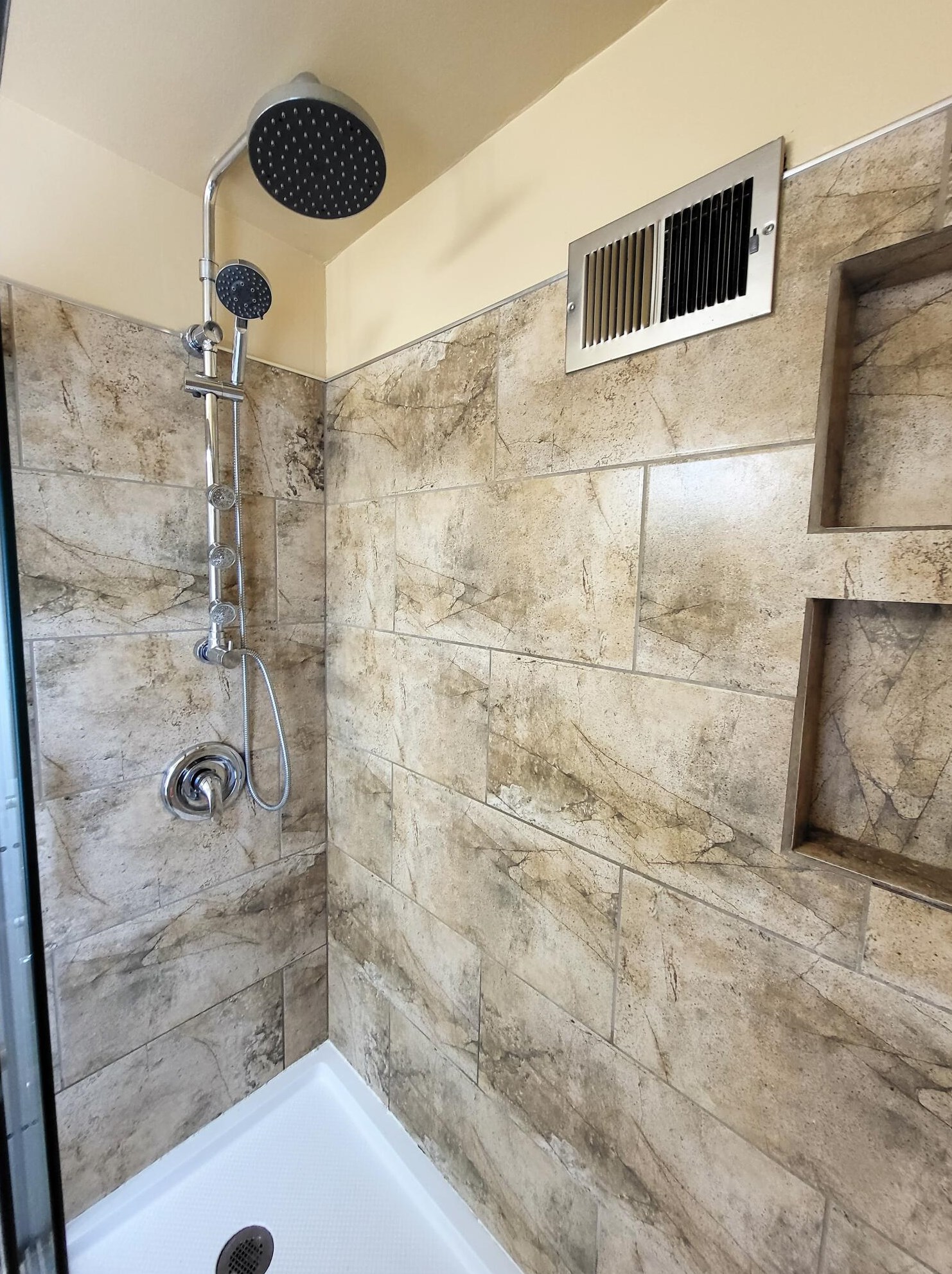 1703 Menomonee Ave, South Milwaukee WI  53172-2941 exterior