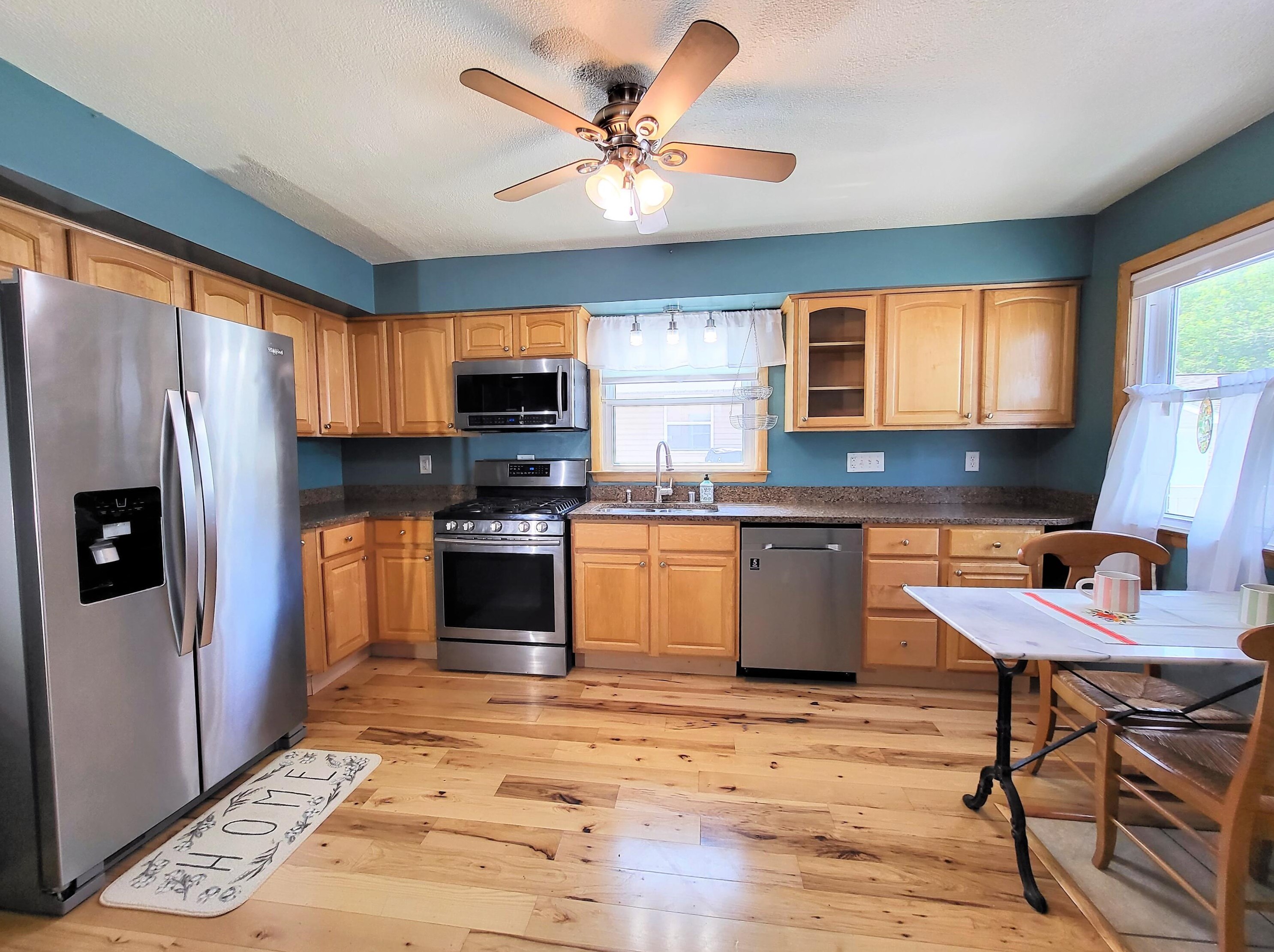 1703 Menomonee Ave, South Milwaukee WI  53172-2941 exterior