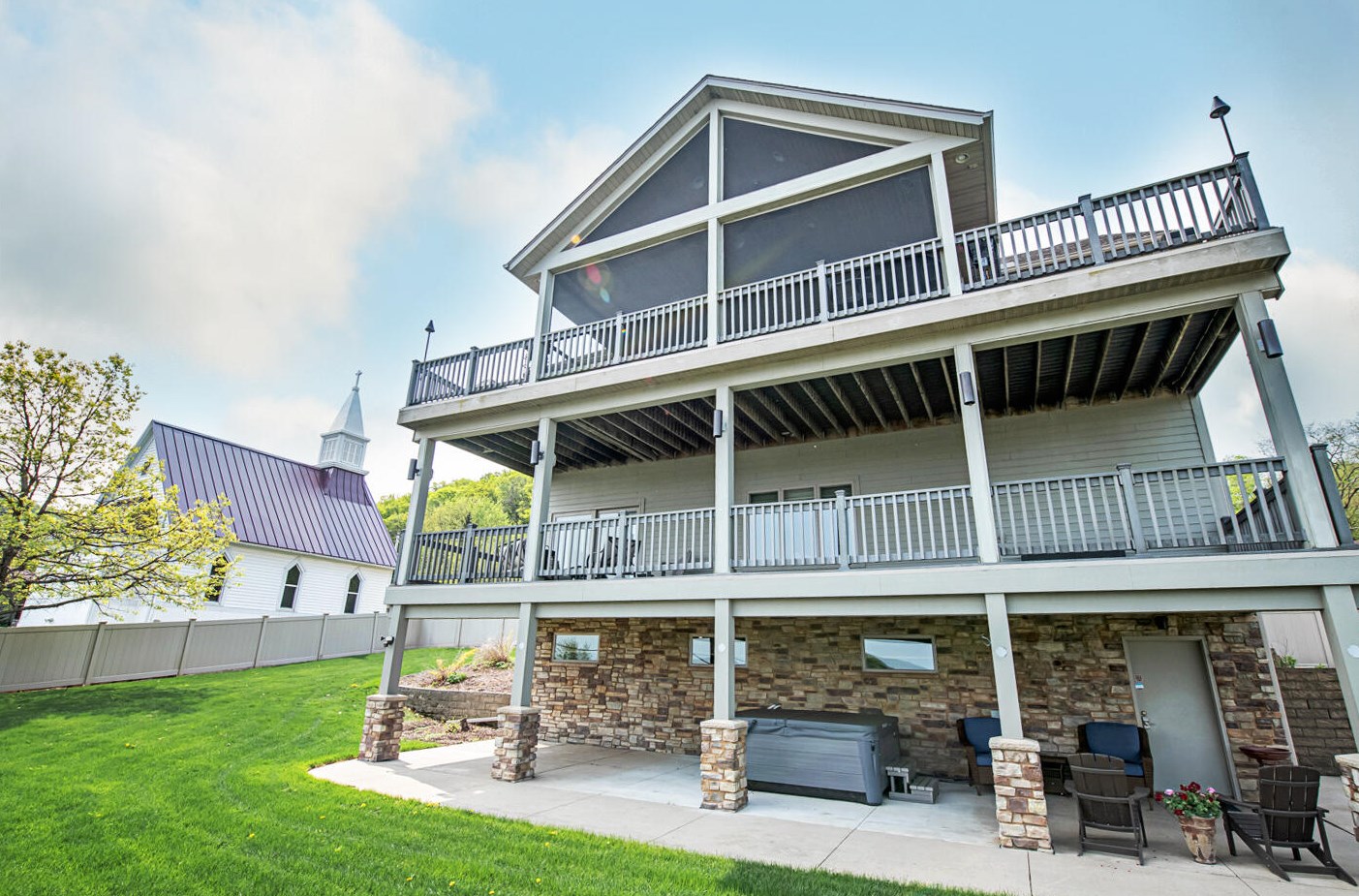 36074 Old Homer Rd, Wilson MN  55987-5683 exterior