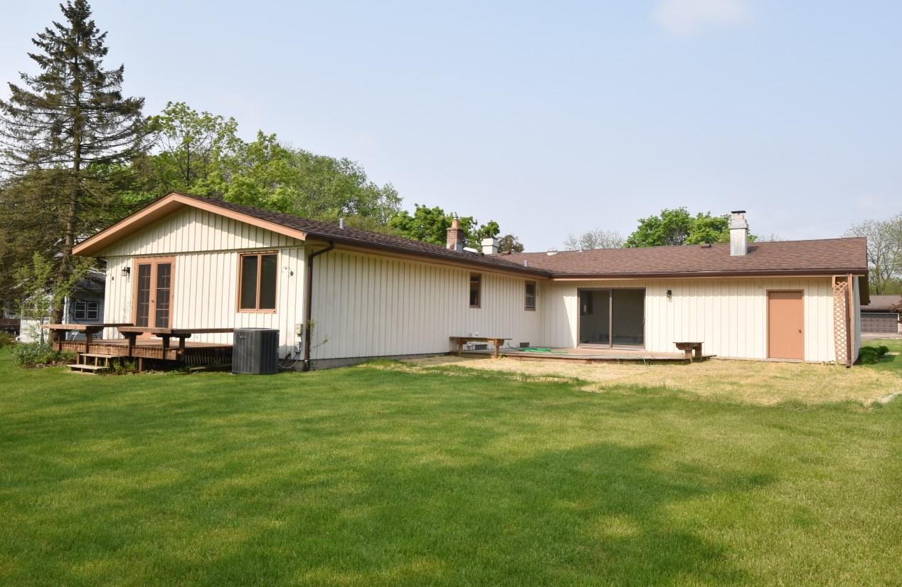 143 Robin Hill Dr, Racine WI  53406-3531 exterior