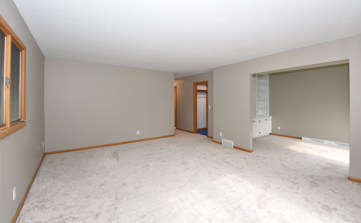 143 Robin Hill Dr, Racine WI  53406-3531 exterior