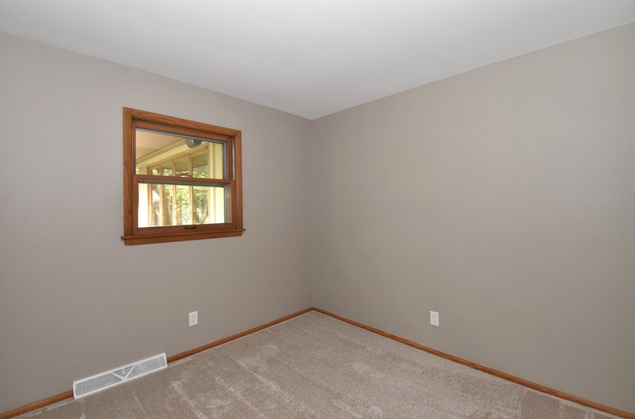 143 Robin Hill Dr, Racine WI  53406-3531 exterior