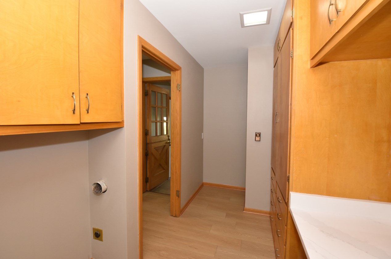 143 Robin Hill Dr, Racine WI  53406-3531 exterior