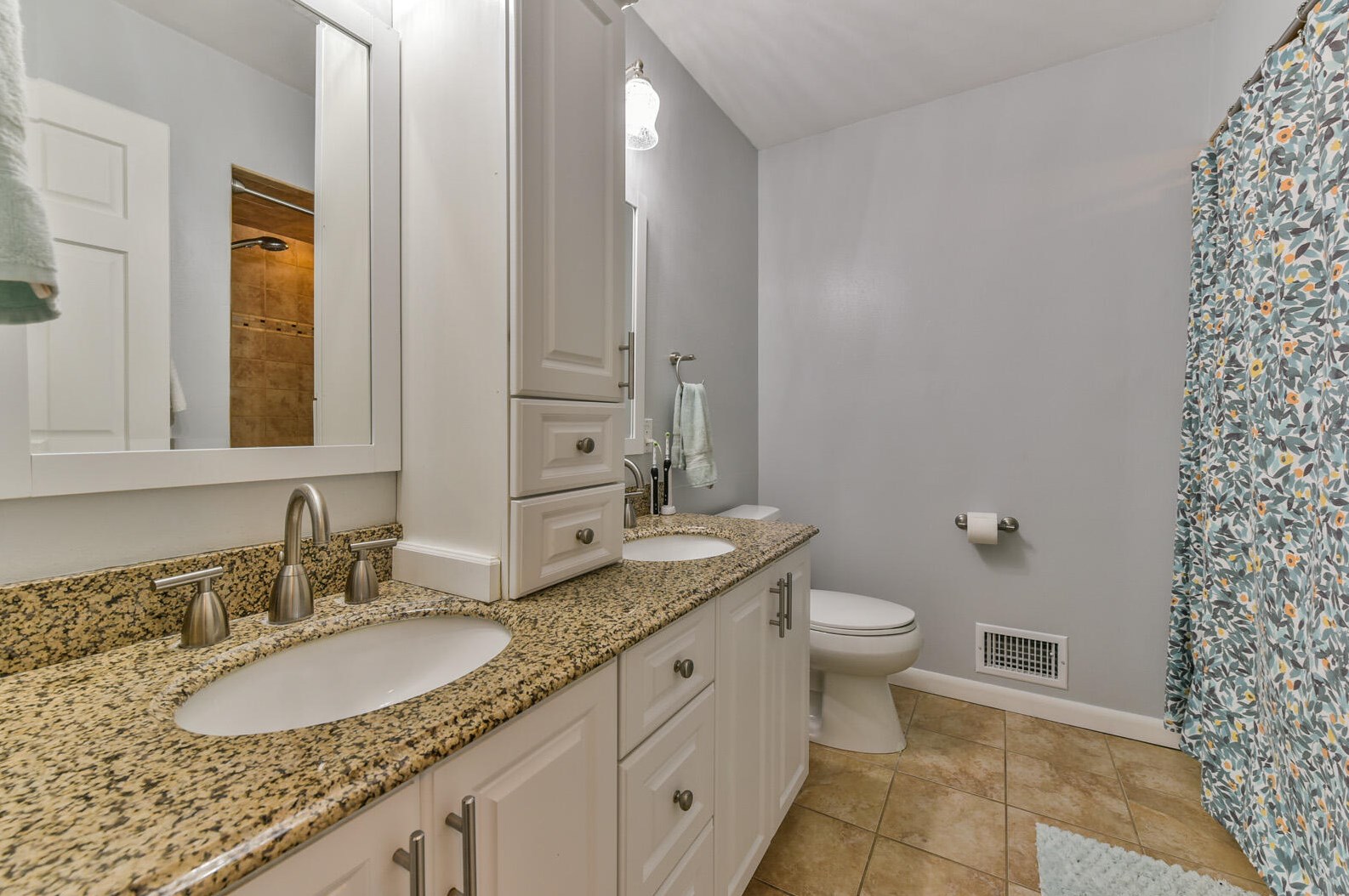 4210 Bexley Dr, Brookfield WI  53045-7404 exterior