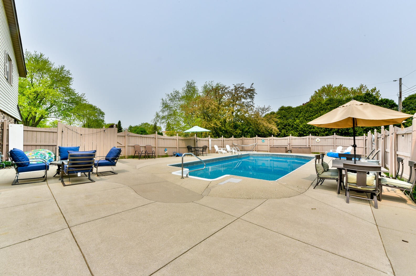 4210 Bexley Dr, Brookfield WI  53045-7404 exterior
