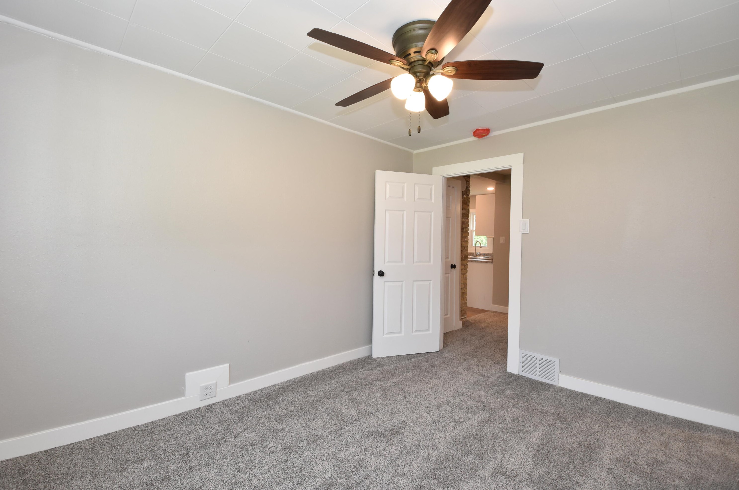 11013 Parnell Ave, Hales Corners WI  53130-1866 exterior