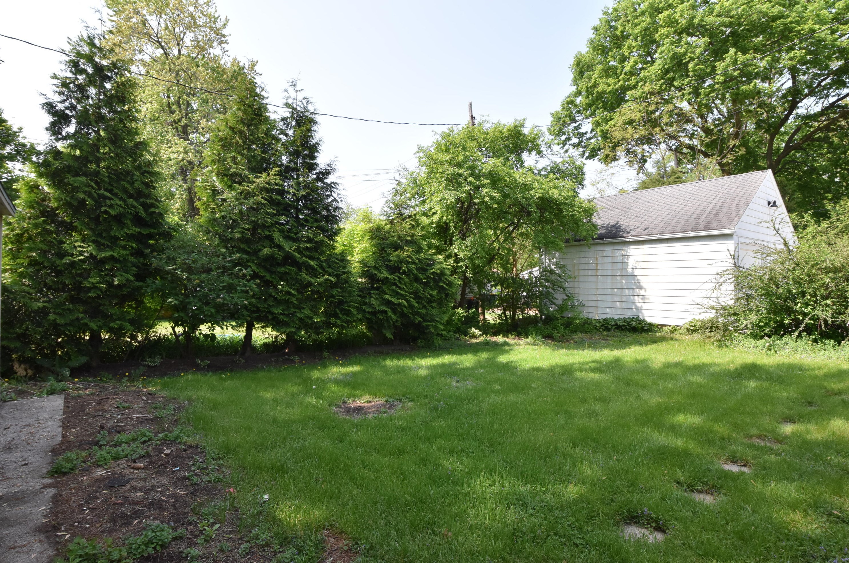 11013 Parnell Ave, Hales Corners WI  53130-1866 exterior