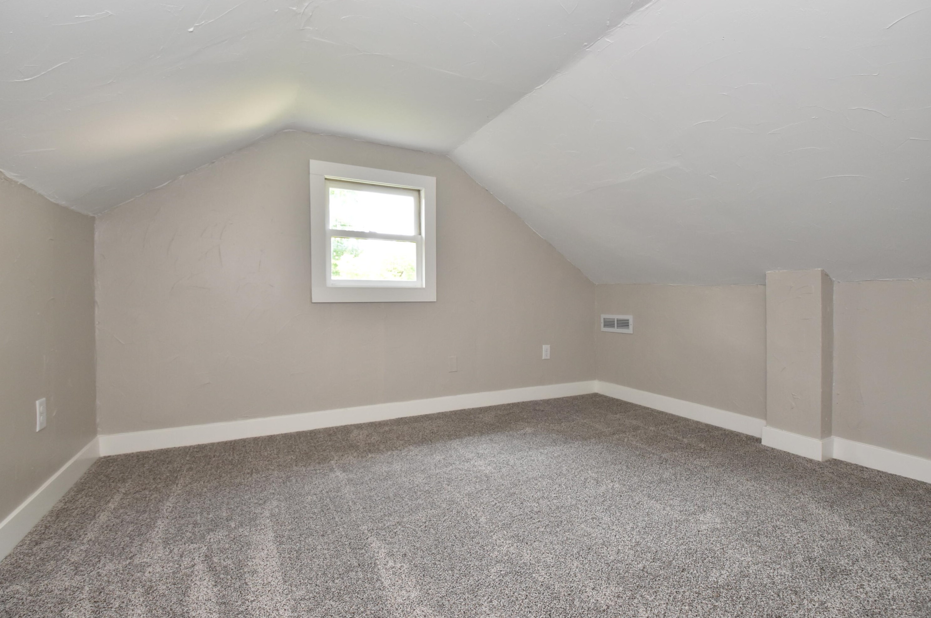 11013 Parnell Ave, Hales Corners WI  53130-1866 exterior