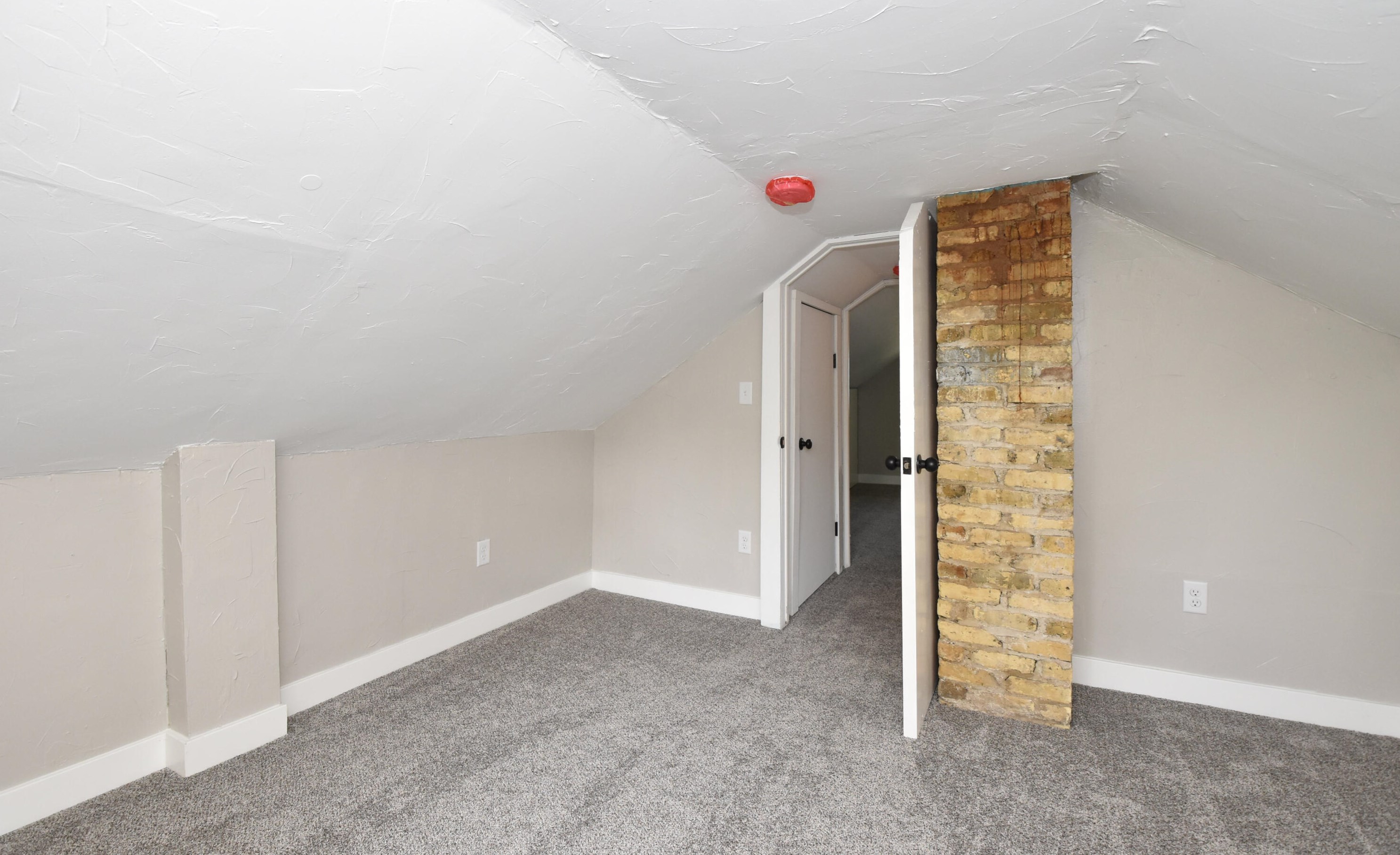 11013 Parnell Ave, Hales Corners WI  53130-1866 exterior