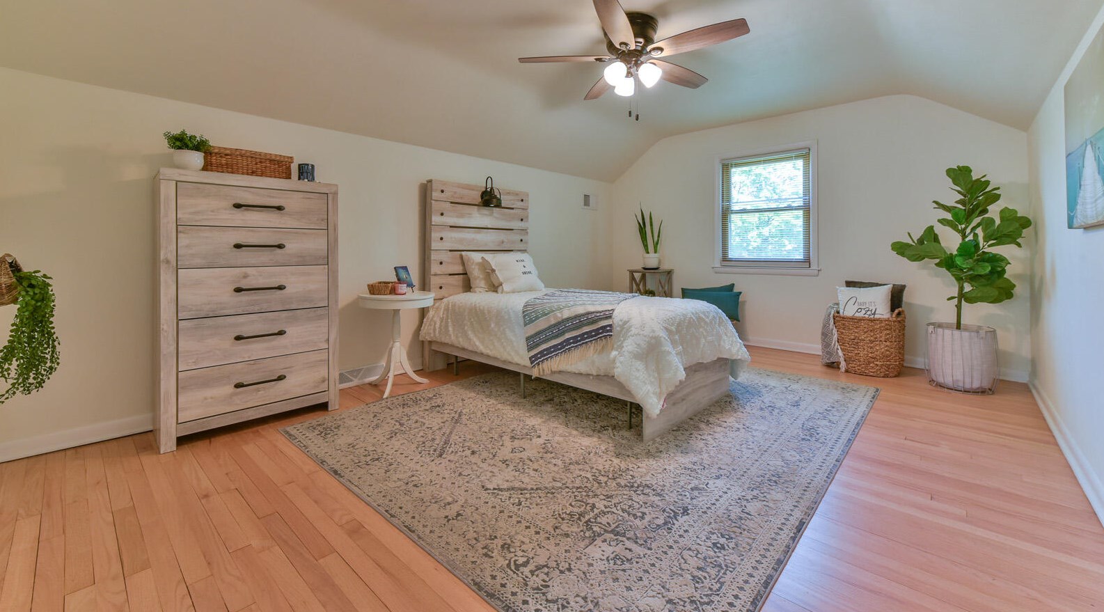 17325 Burnet St, Brookfield WI  53045-6706 exterior