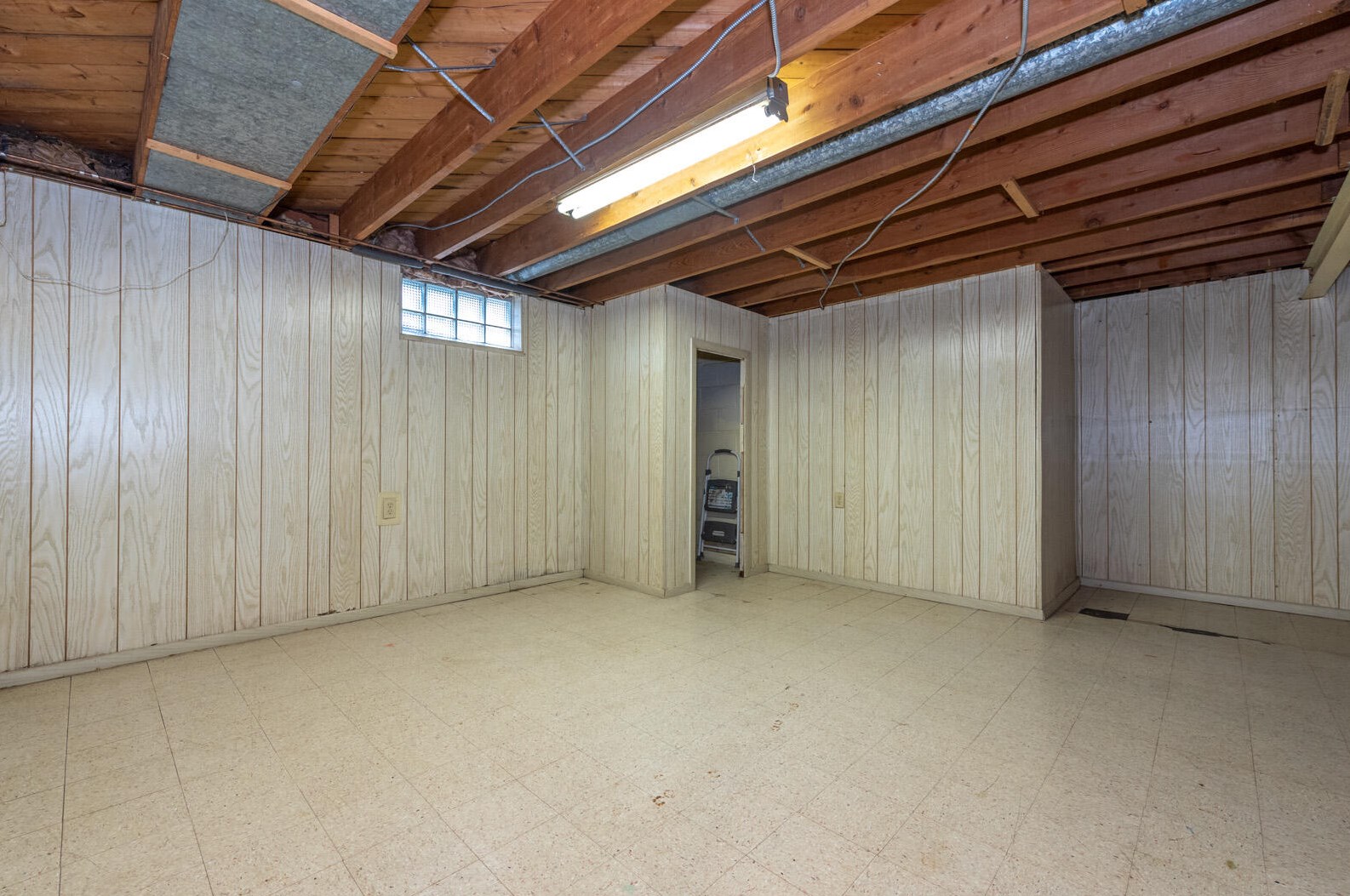 17325 Burnet St, Brookfield WI  53045-6706 exterior