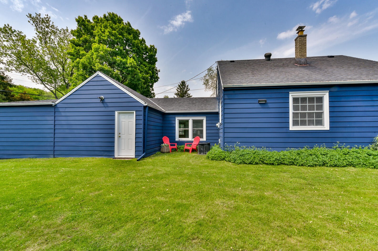 17325 Burnet St, Brookfield WI  53045-6706 exterior