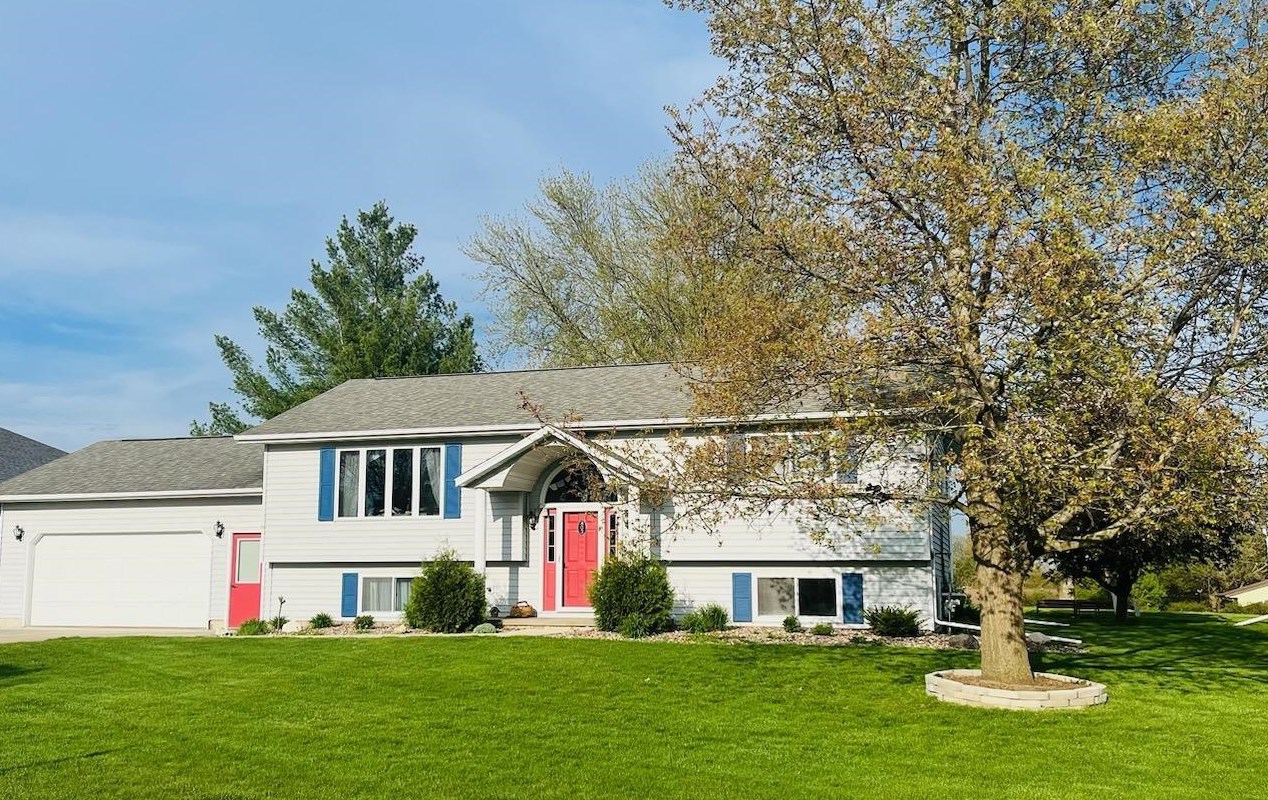 803 Conner St, Viroqua WI  54665-1077 exterior