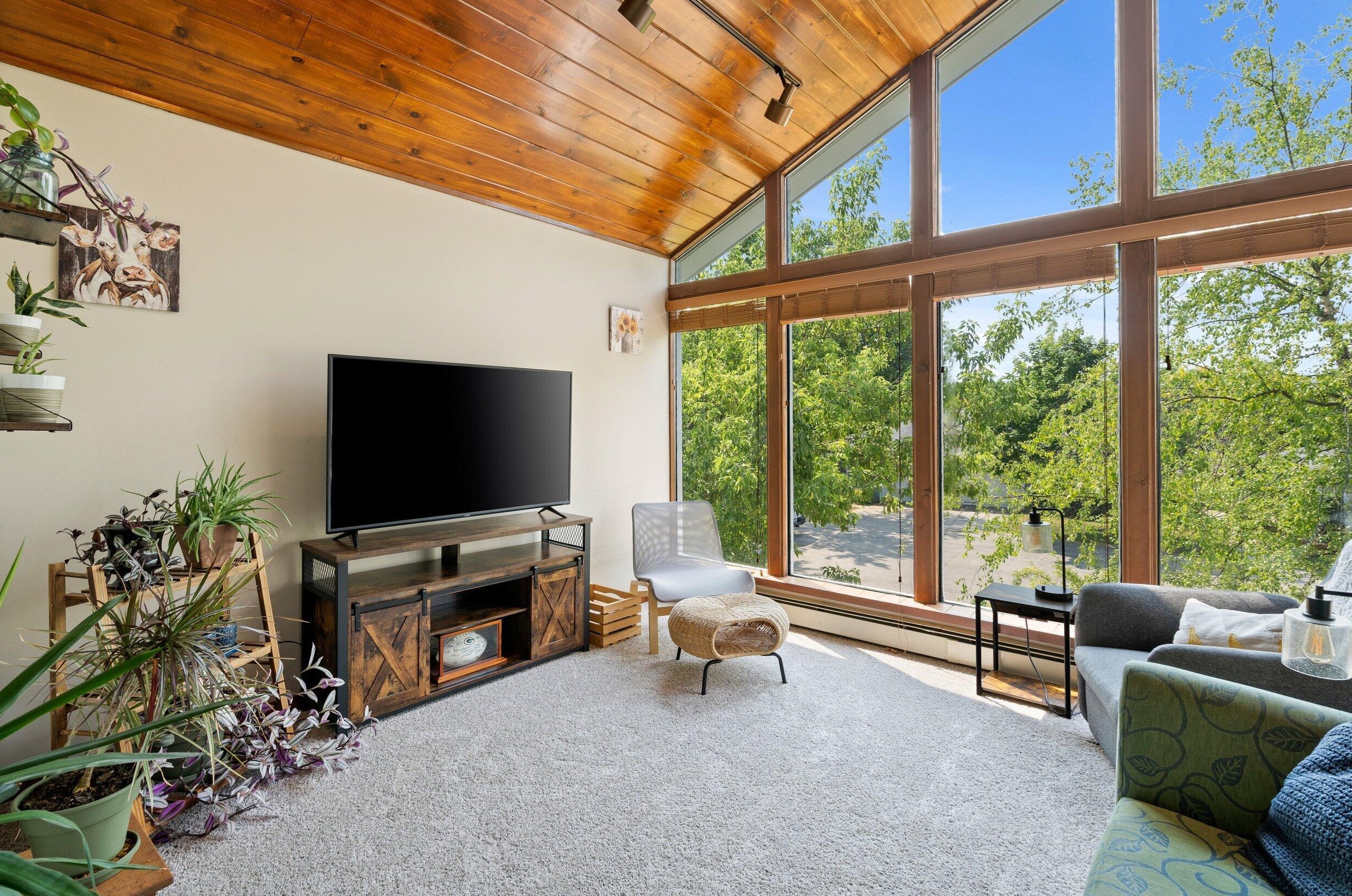 388 Prairie Run, Grafton WI  53024-1176 exterior