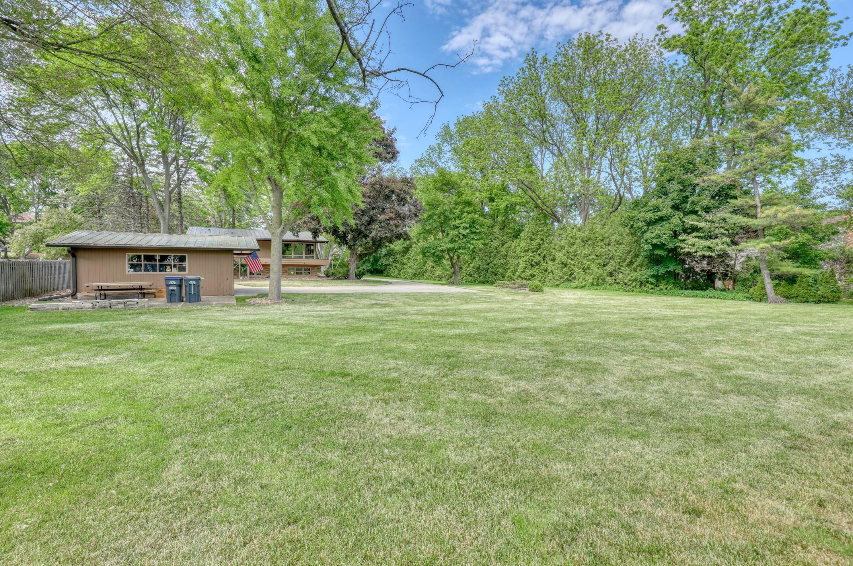 5221 Chicory Rd, Racine WI 53403-9709 exterior