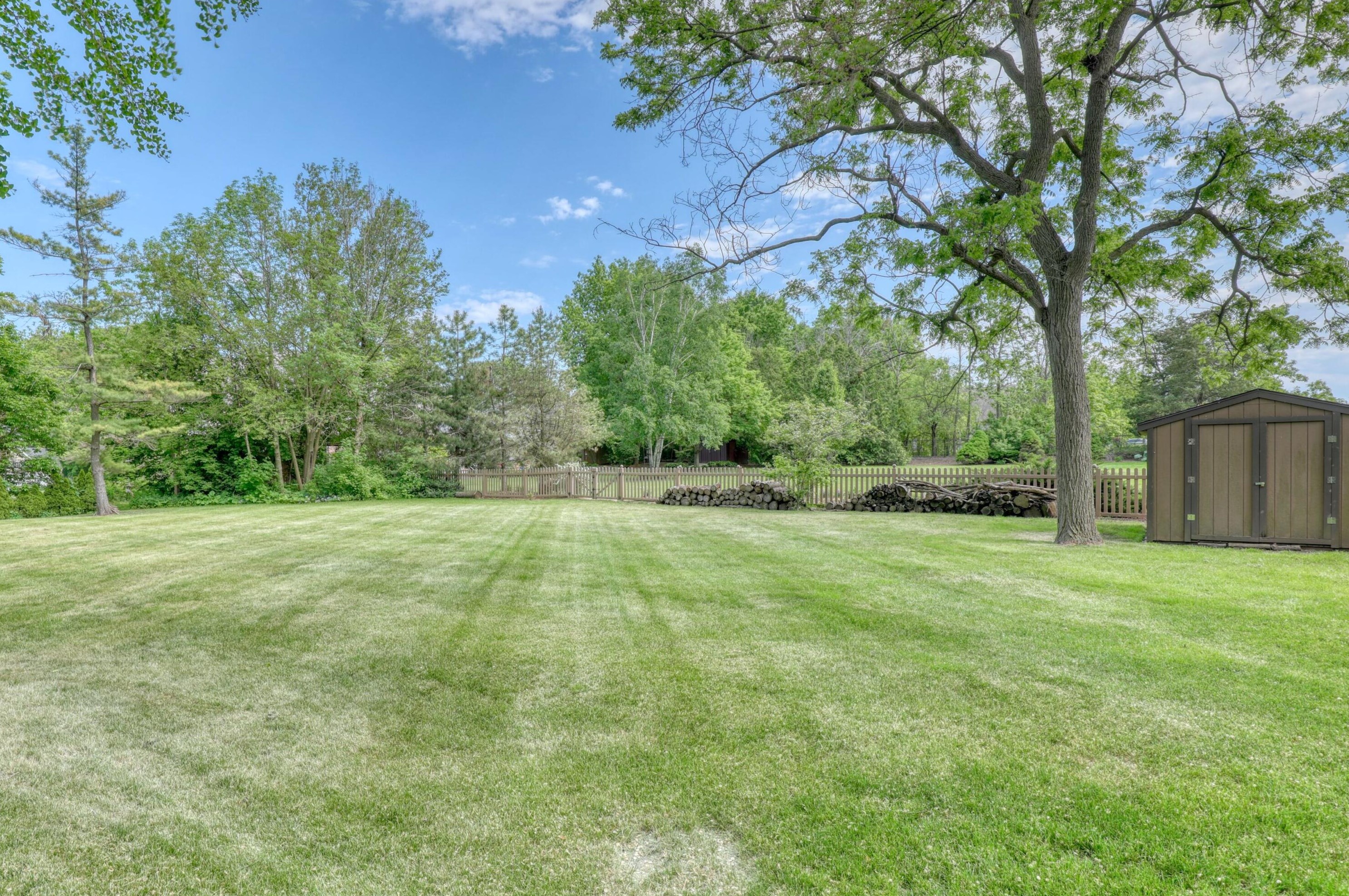 5221 Chicory Rd, Racine WI 53403-9709 exterior