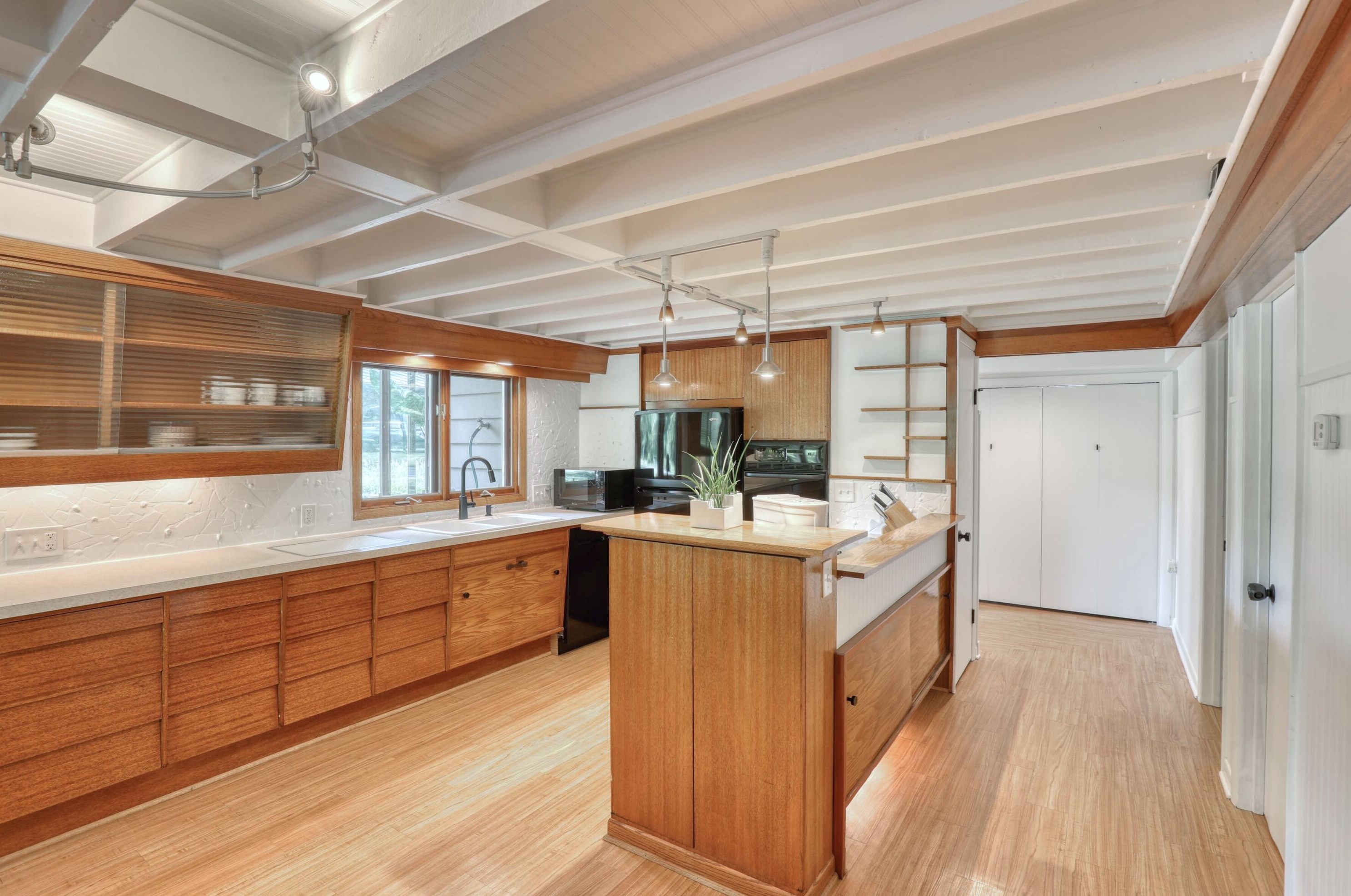 5221 Chicory Rd, Racine WI 53403-9709 exterior