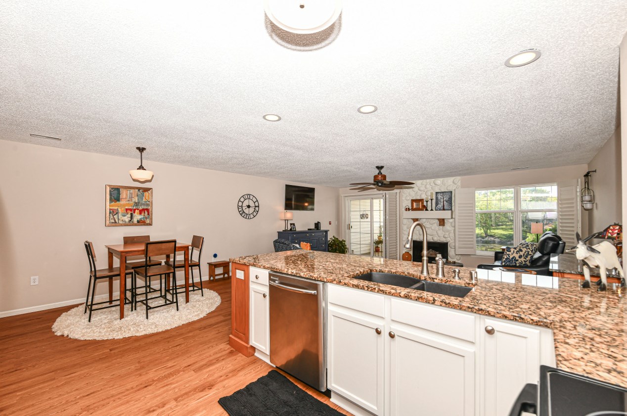 2222 Landings Ln, Delavan WI  53115-3976 exterior