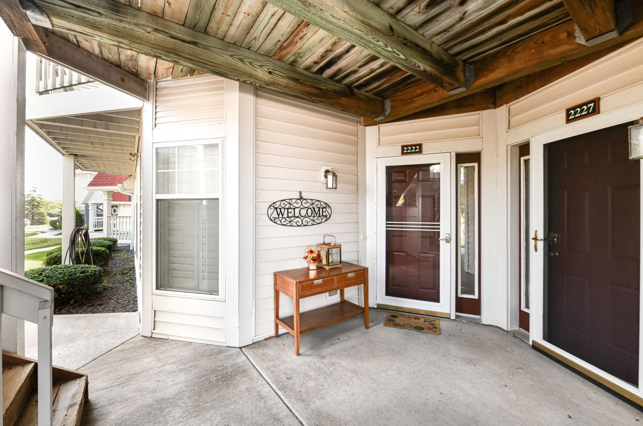 2222 Landings Ln, Delavan WI  53115-3976 exterior