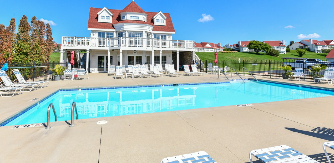 2222 Landings Ln, Delavan WI  53115-3976 exterior