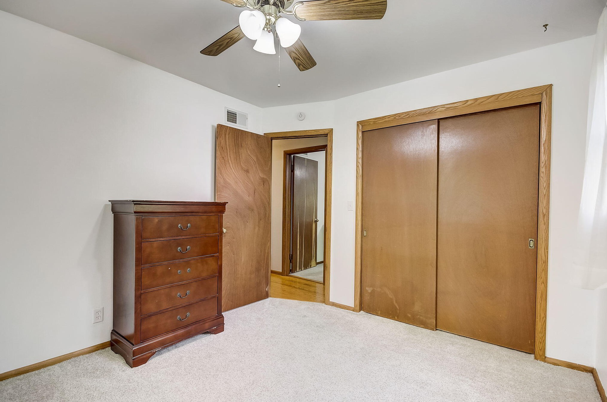 17250 Brooklawn Dr, Brookfield WI  53045-1538 exterior