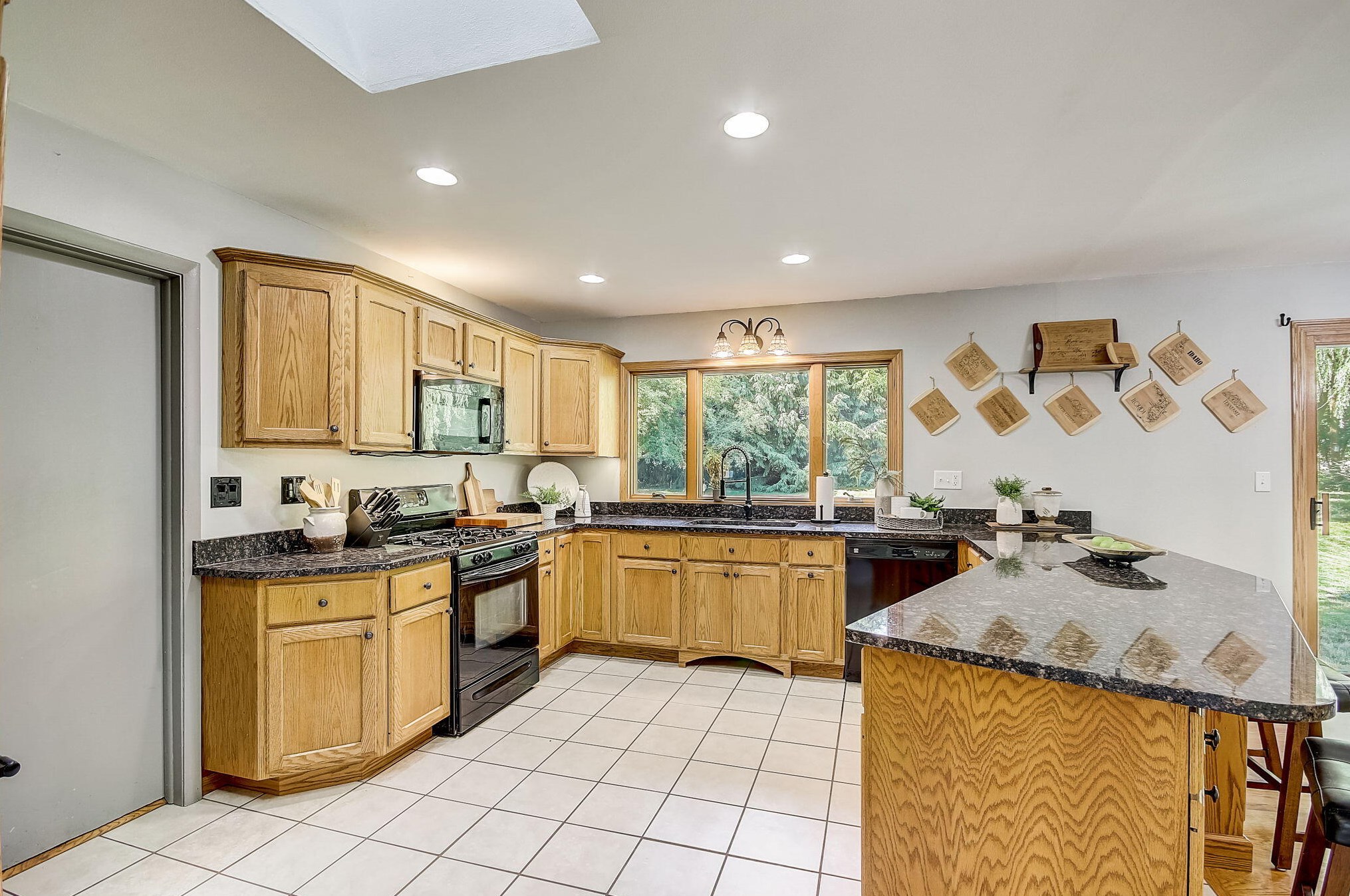 17250 Brooklawn Dr, Brookfield WI  53045-1538 exterior