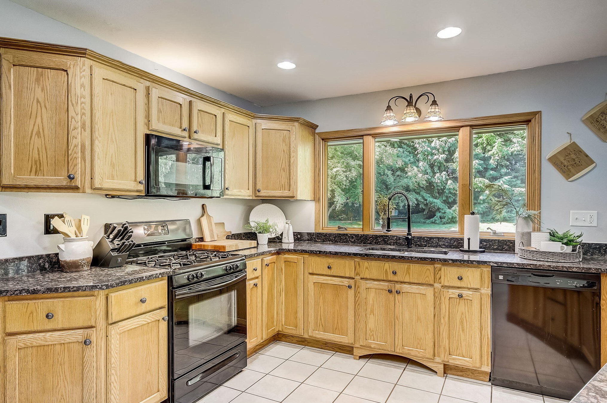 17250 Brooklawn Dr, Brookfield WI  53045-1538 exterior