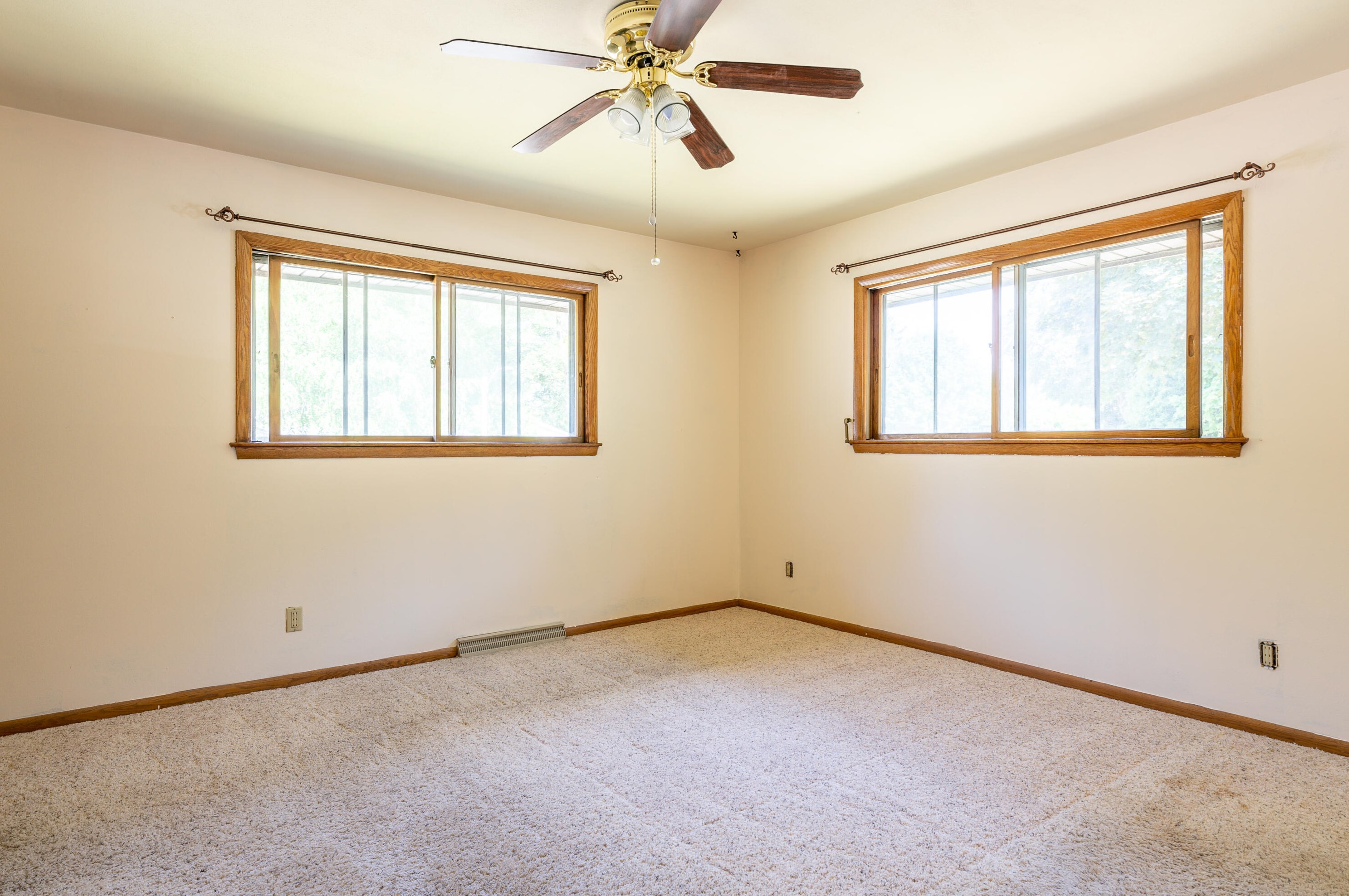 5256 108th Ct, Milwaukee WI  53225-3102 exterior