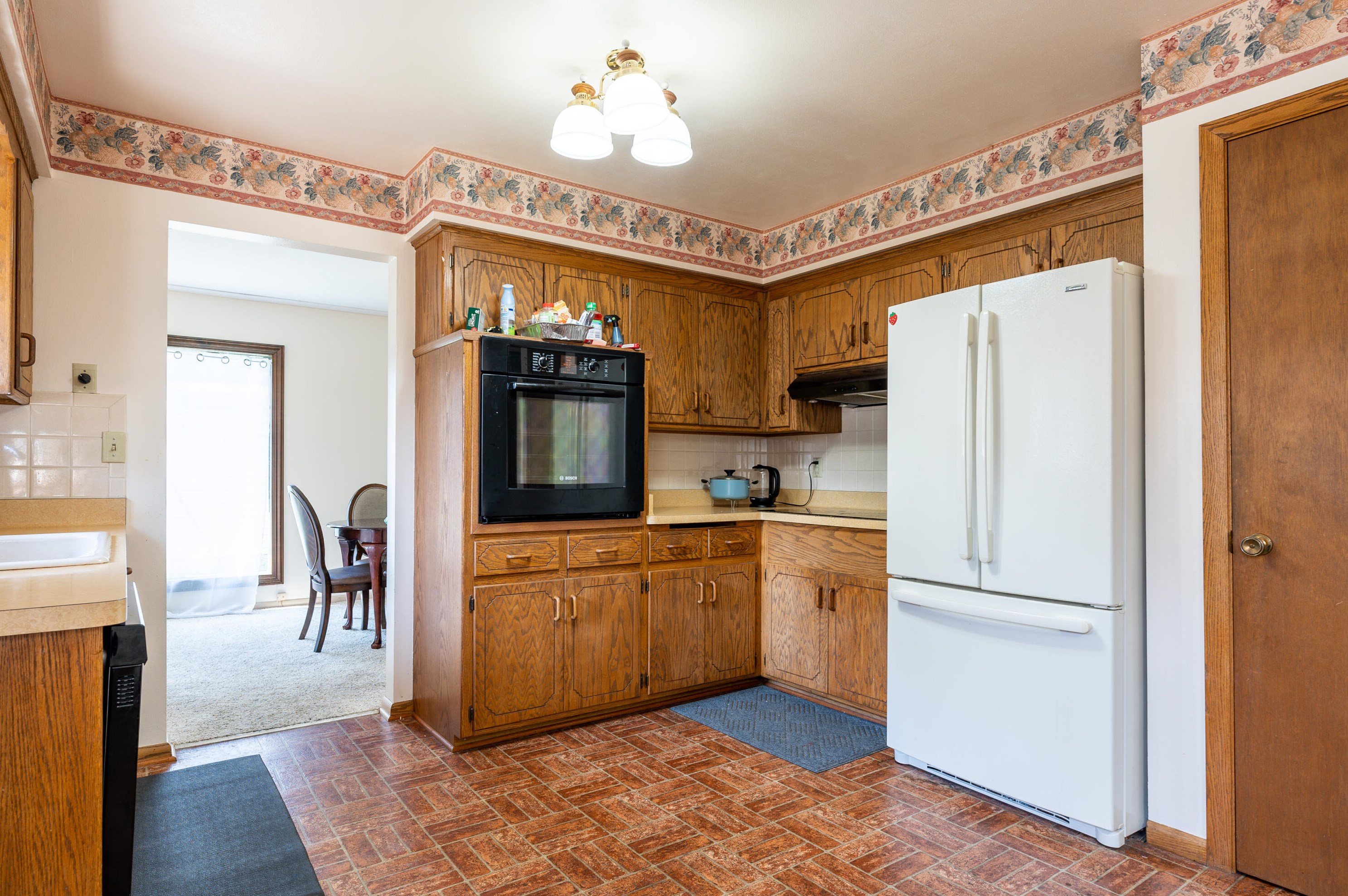 5256 108th Ct, Milwaukee WI  53225-3102 exterior