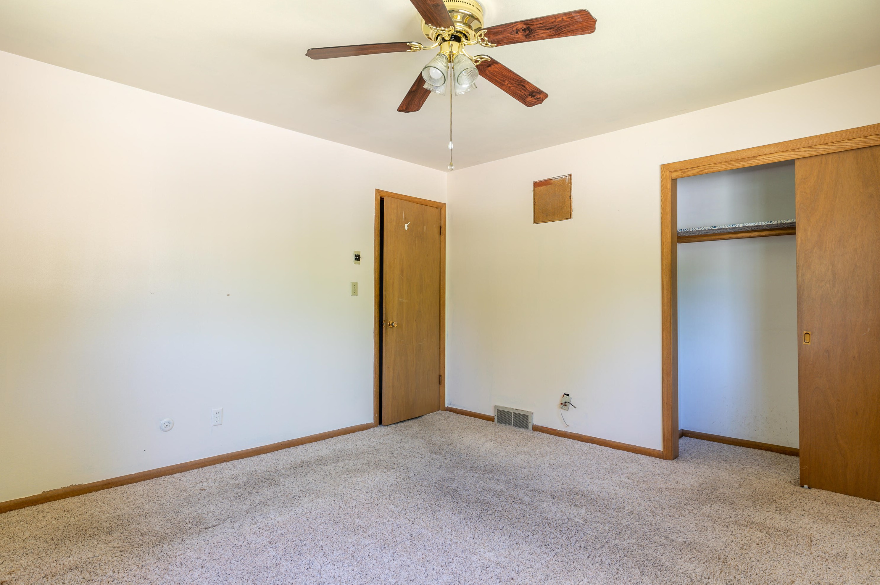 5256 108th Ct, Milwaukee WI  53225-3102 exterior