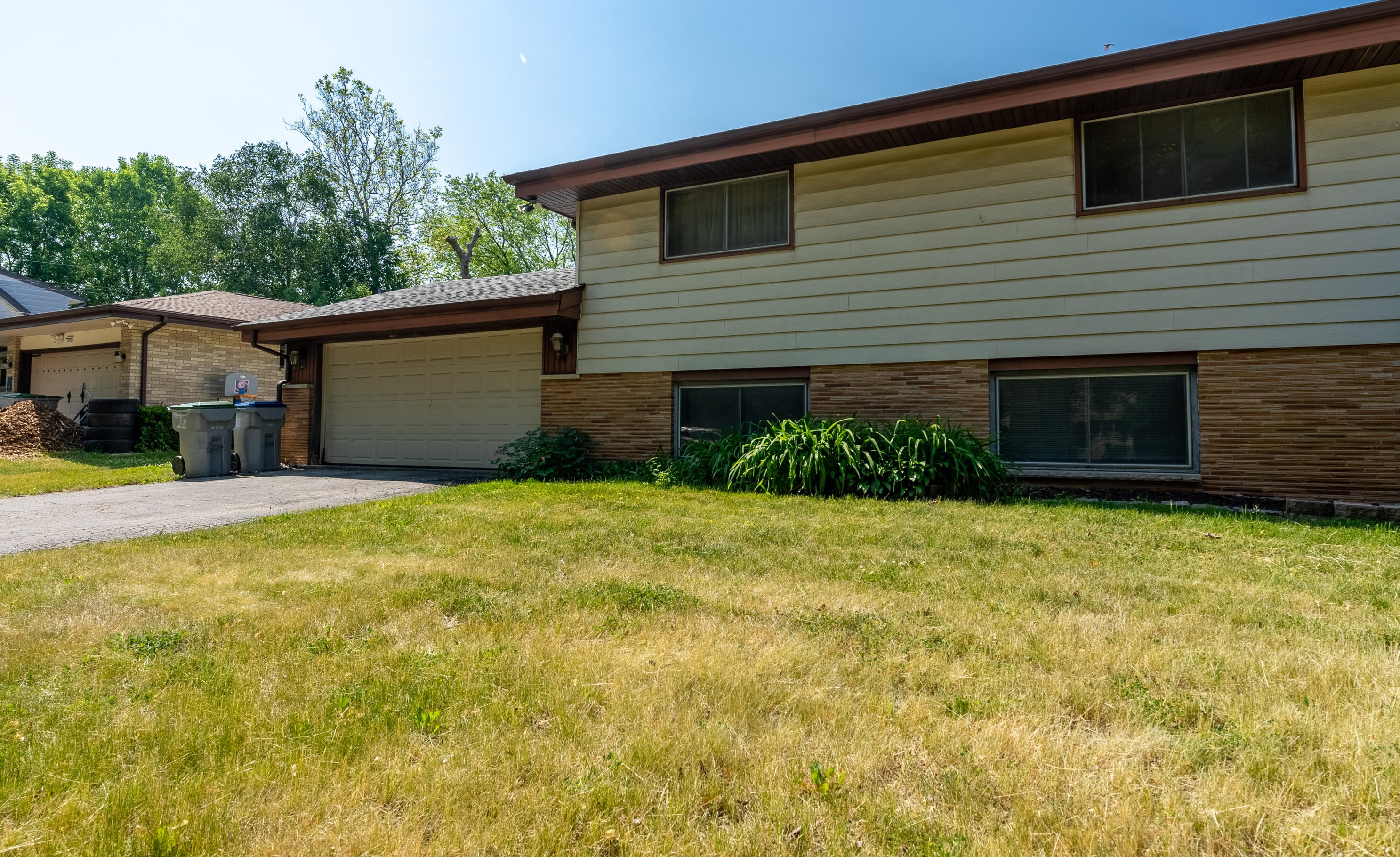 5256 108th Ct, Milwaukee WI  53225-3102 exterior