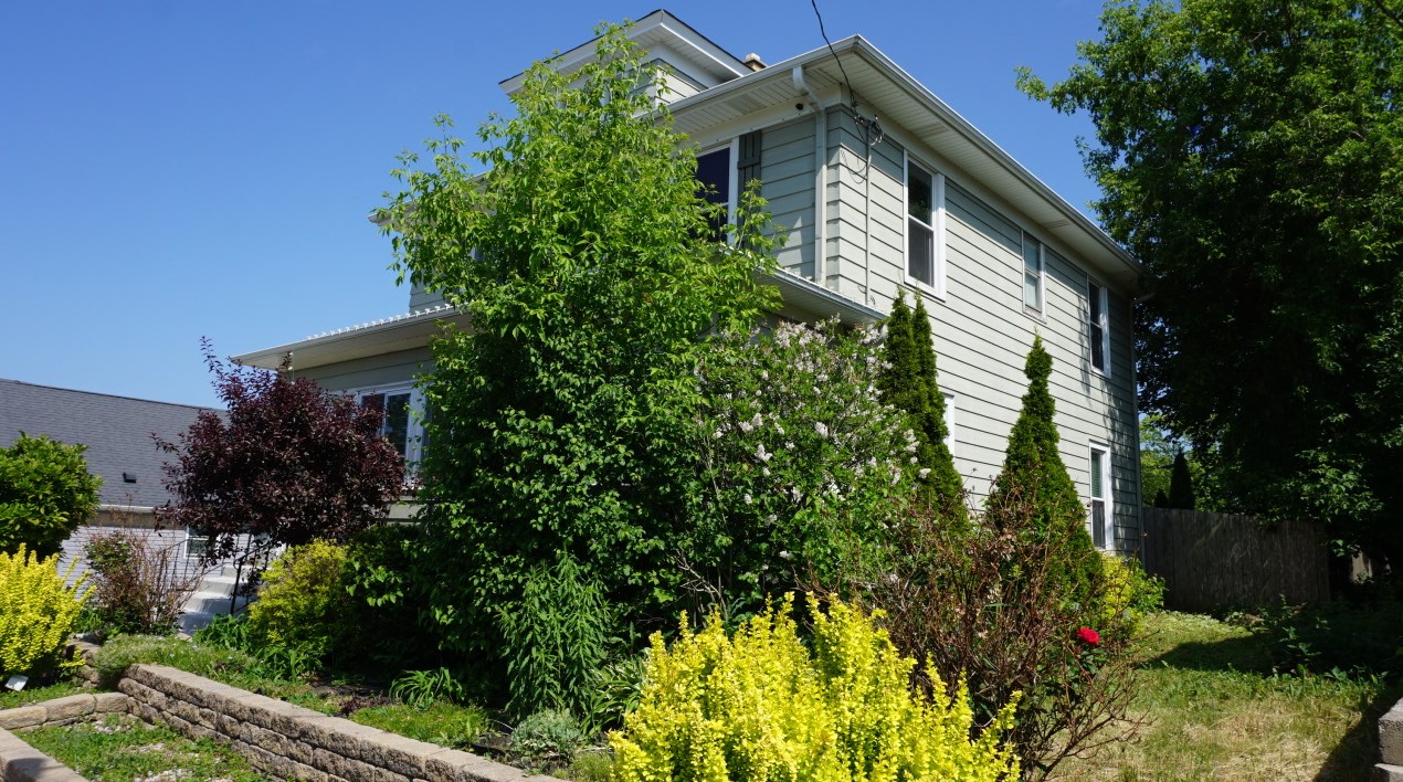 2635 Maple Grove Ave, Racine WI  53404-2222 exterior