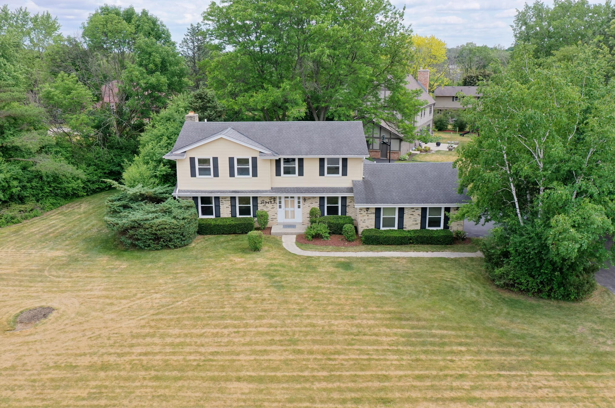 21345 Partridge Ct, Brookfield WI  53045-4746 exterior