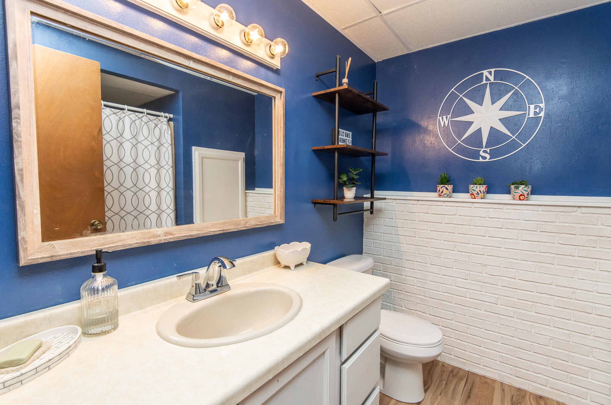 8632 Bottsford Ave, Milwaukee WI 53228-2838 exterior