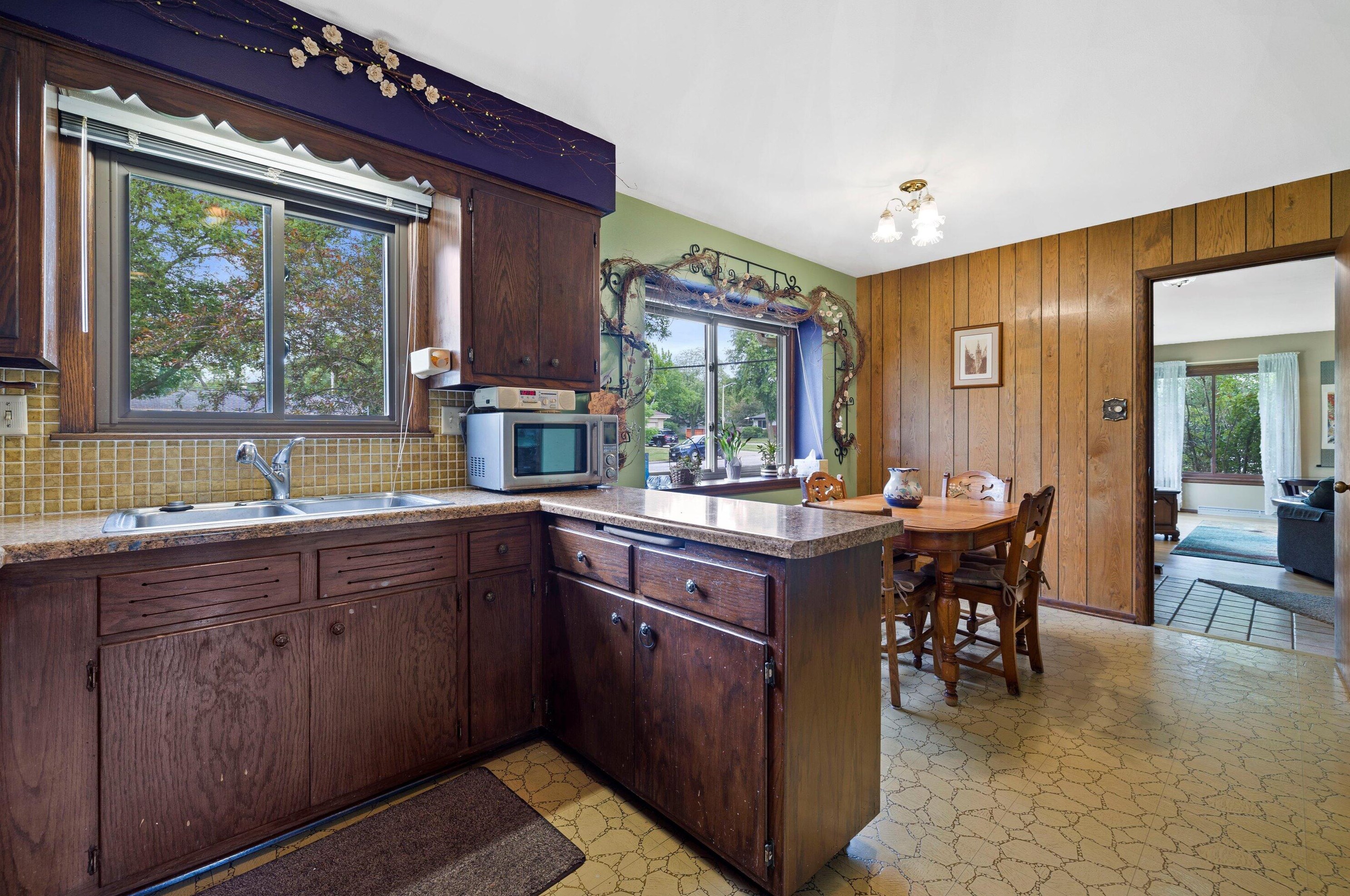 4617 109, Milwaukee WI 53225-4405 exterior