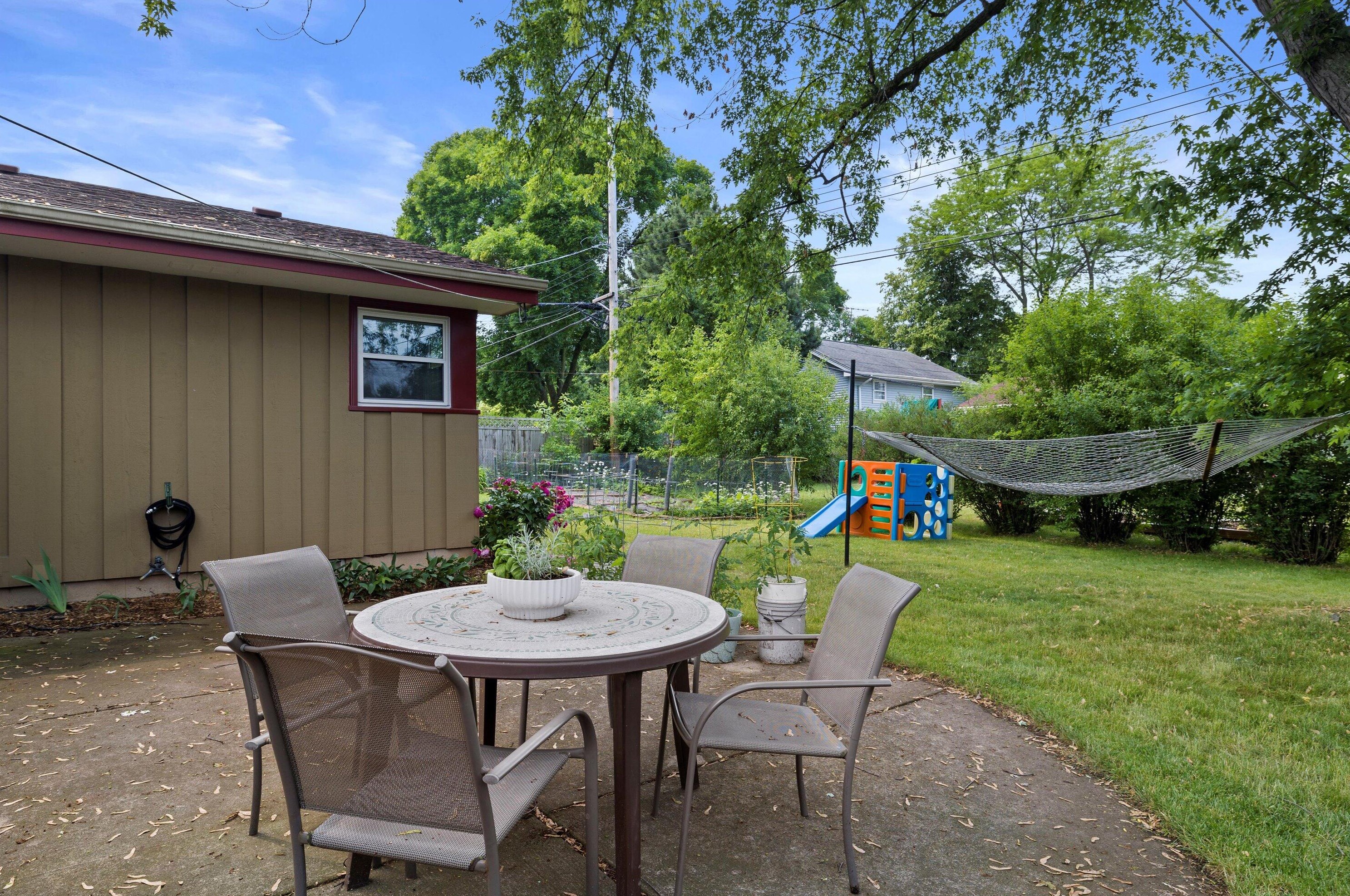 4617 109, Milwaukee WI 53225-4405 exterior