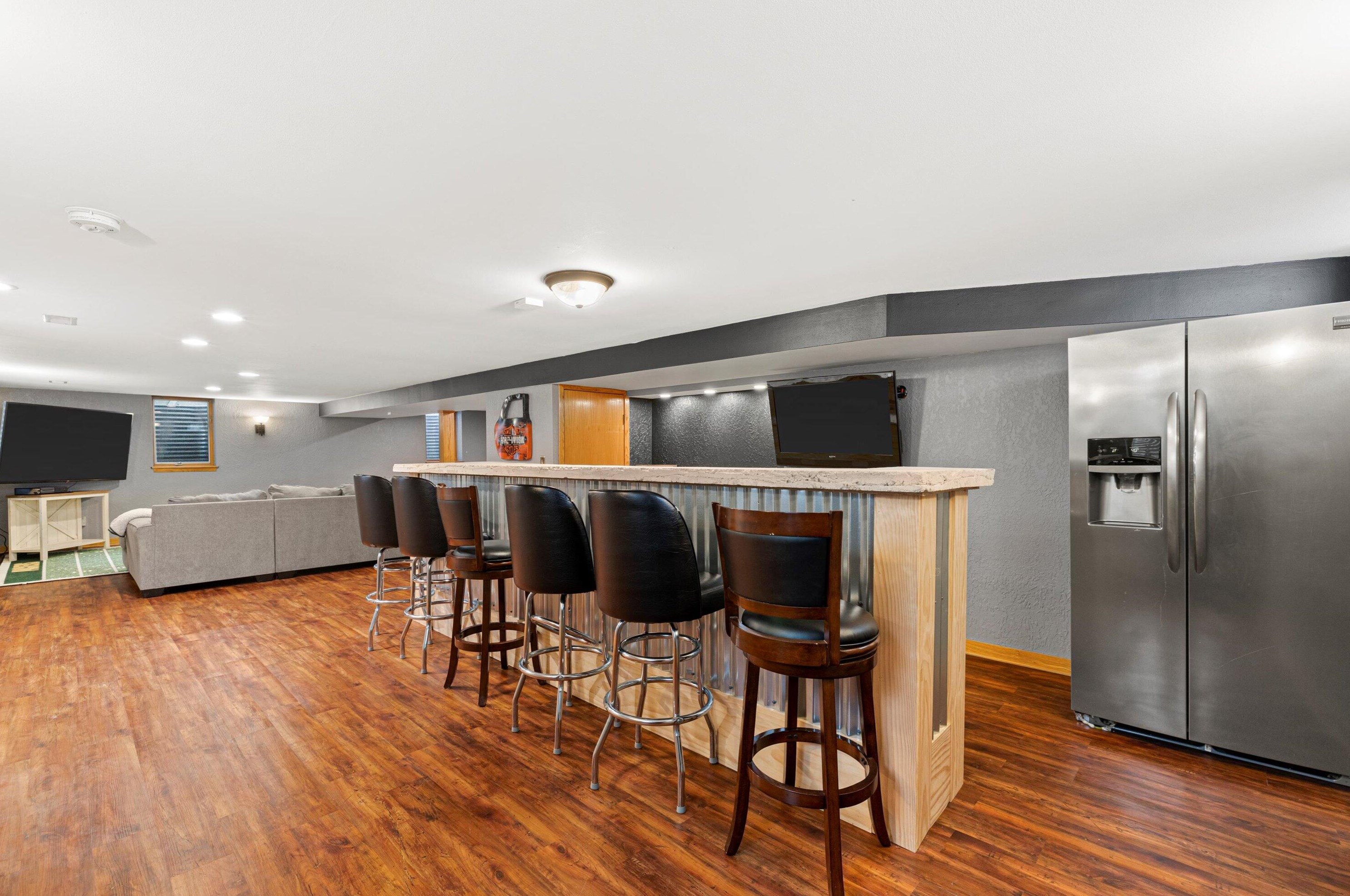 11641 Rawson Ave, Hales Corners WI  53132-1650 exterior