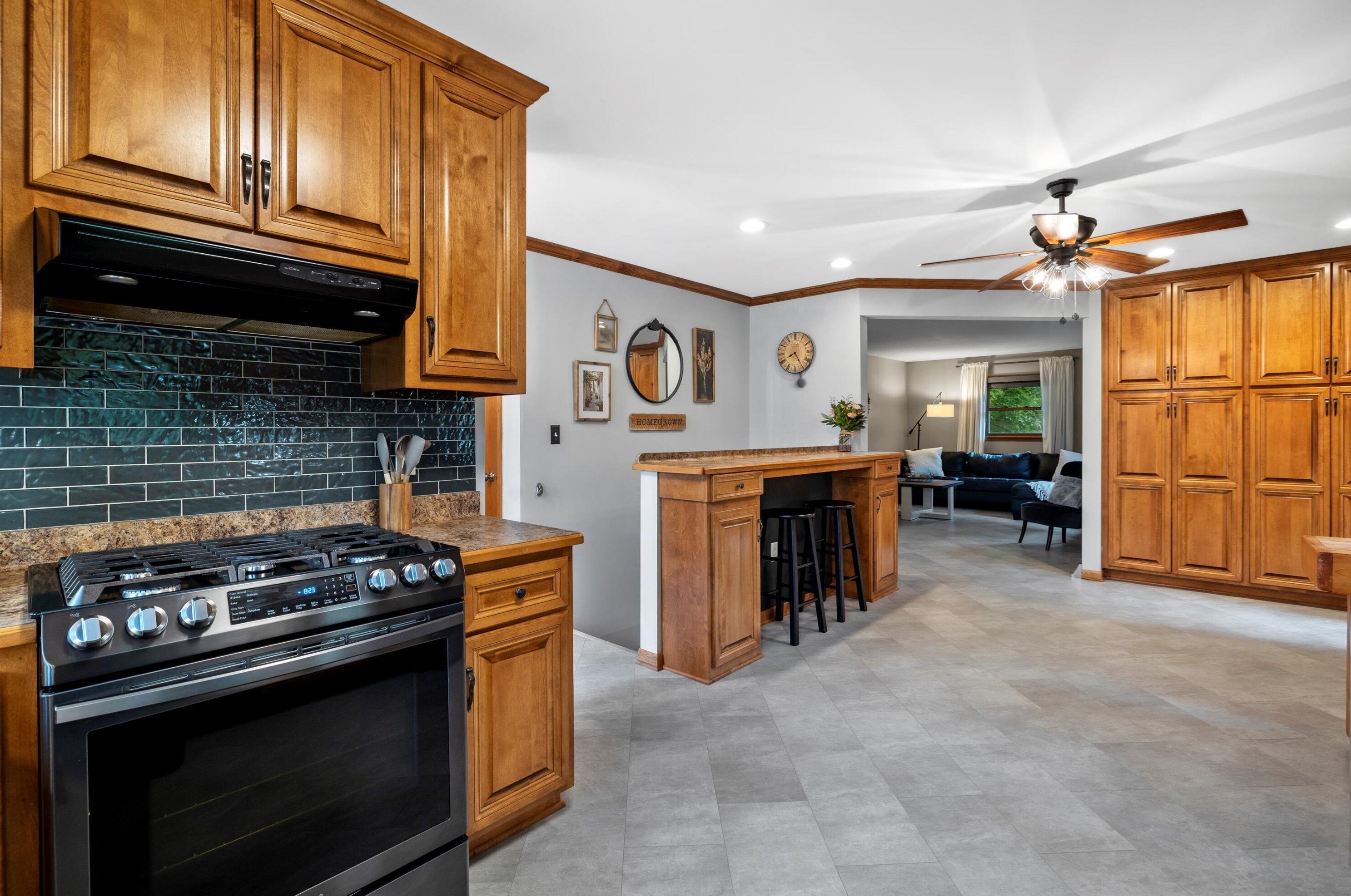 11641 Rawson Ave, Hales Corners WI  53132-1650 exterior