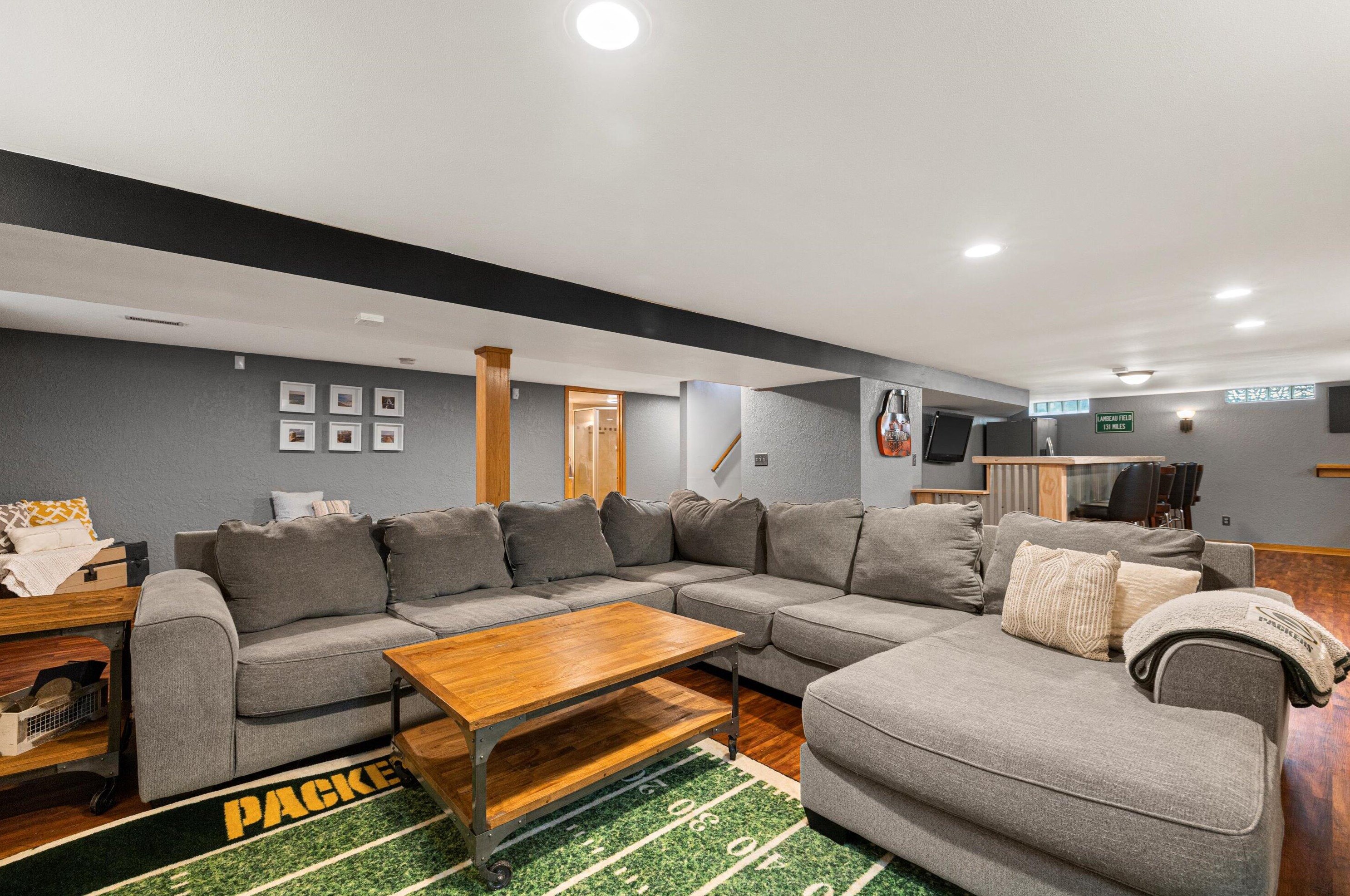 11641 Rawson Ave, Hales Corners WI  53132-1650 exterior