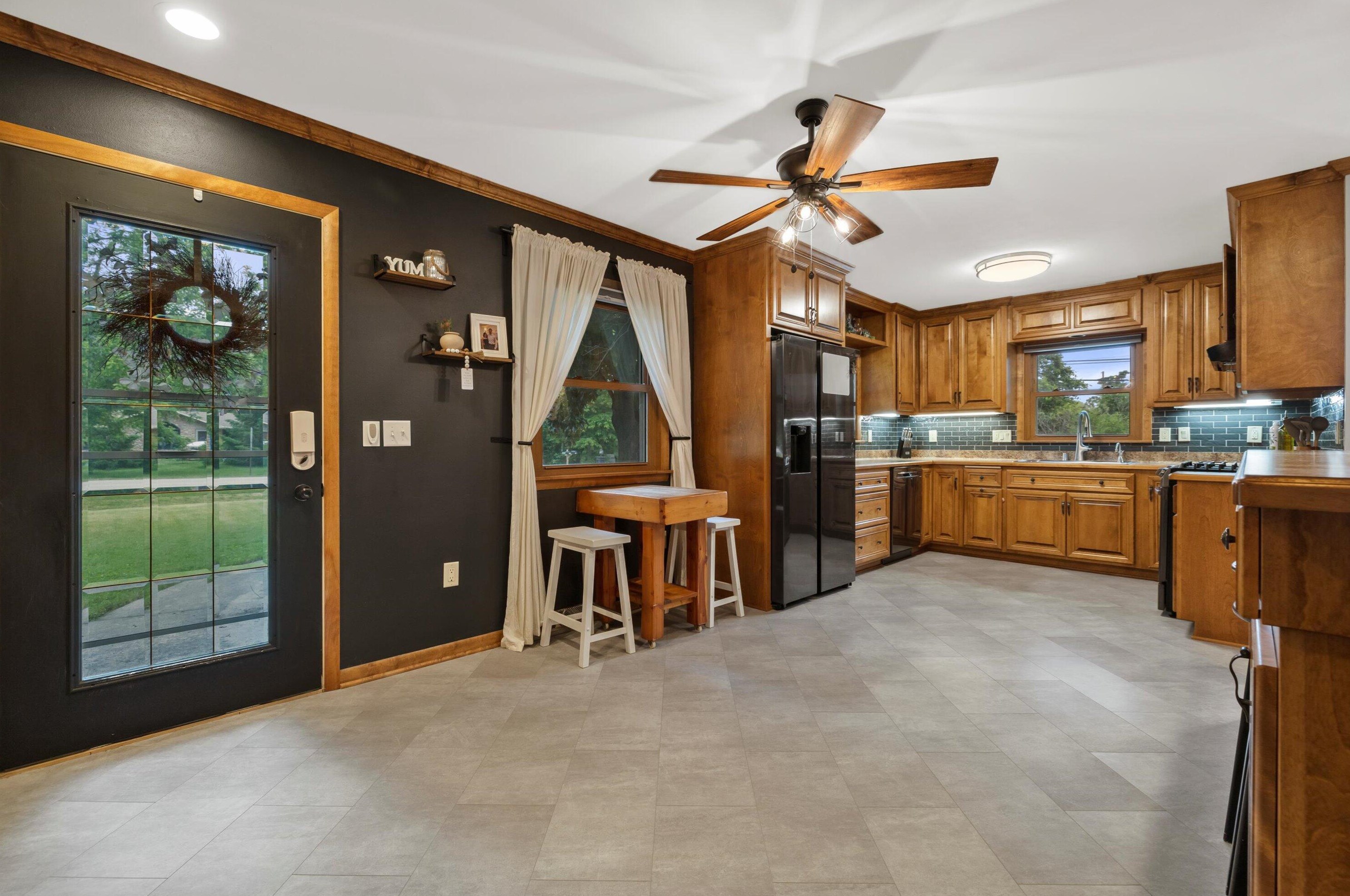 11641 Rawson Ave, Hales Corners WI  53132-1650 exterior