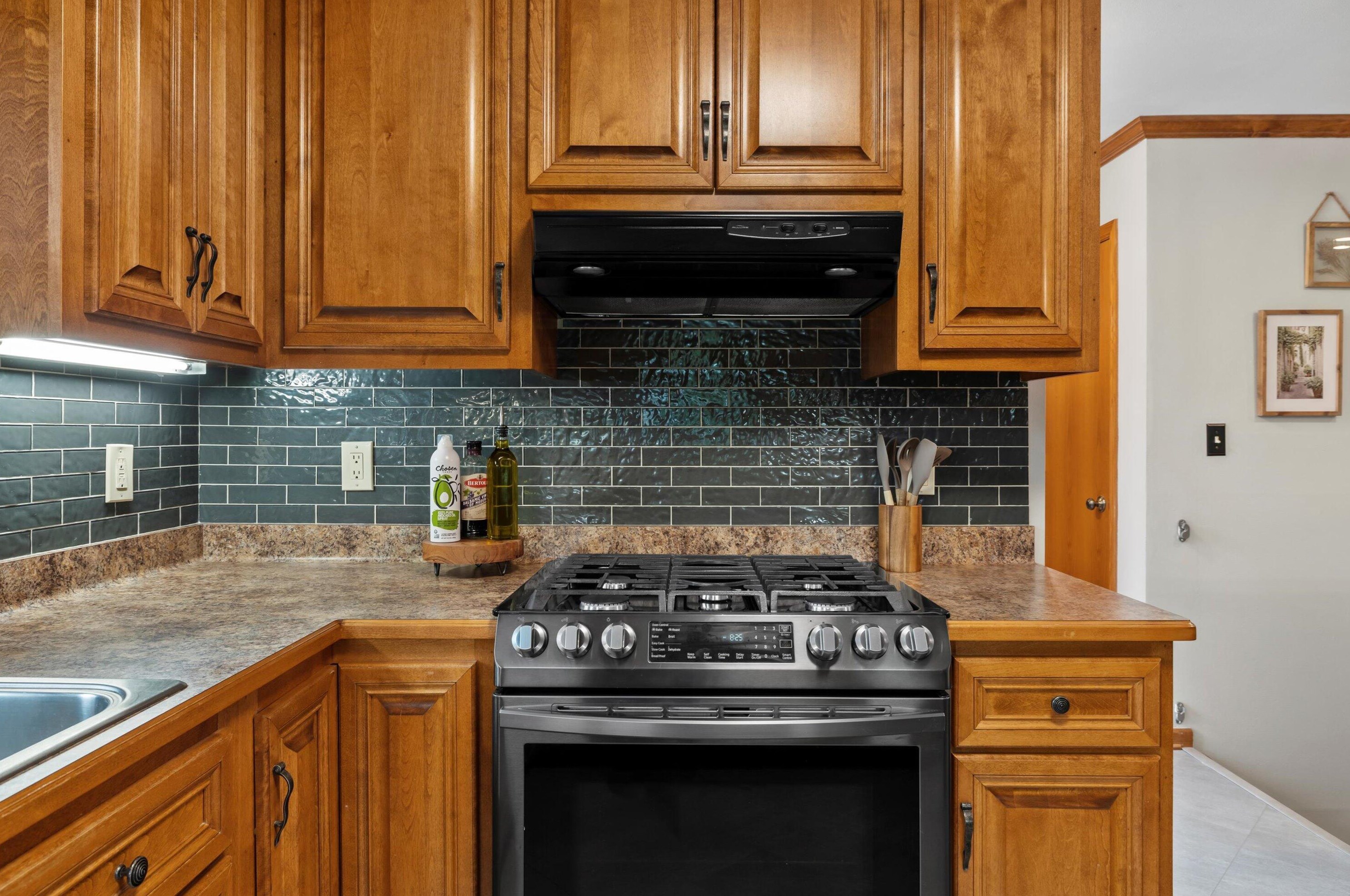 11641 Rawson Ave, Hales Corners WI  53132-1650 exterior