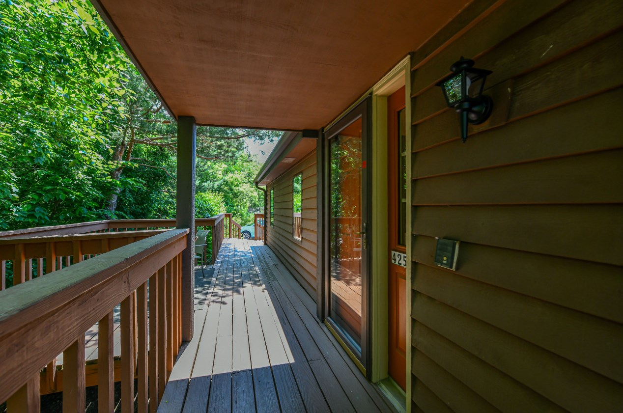 4256 Ridgewood Ln, Milwaukee WI  53221-1094 exterior