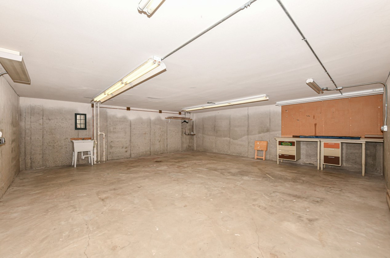 4256 Ridgewood Ln, Milwaukee WI  53221-1094 exterior