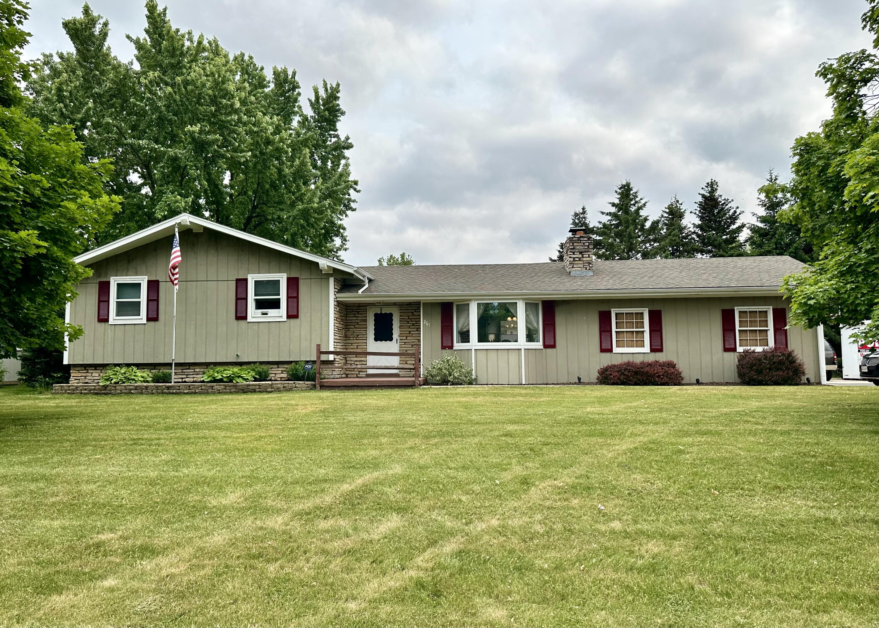 261 Connie Dr, Newburg, WI 53090 MLS 1838932 Coldwell Banker